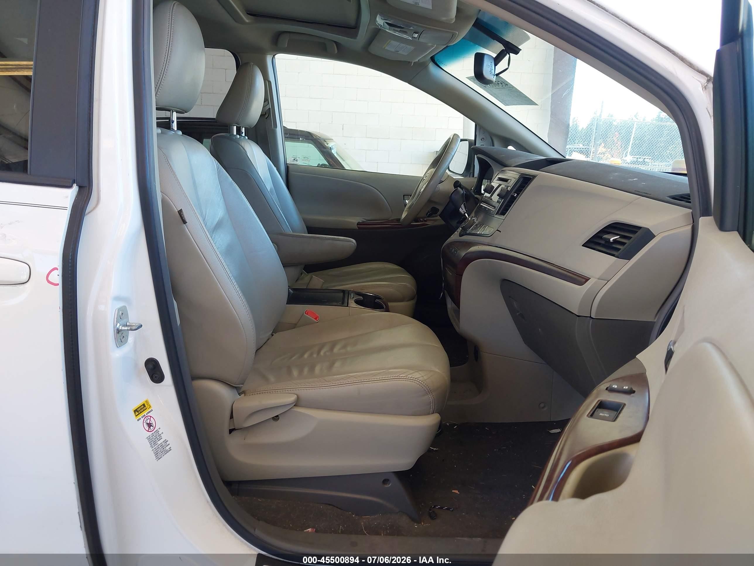 2011 Toyota Sienna Xle V6 White vin: 5TDYK3DC8BS082983