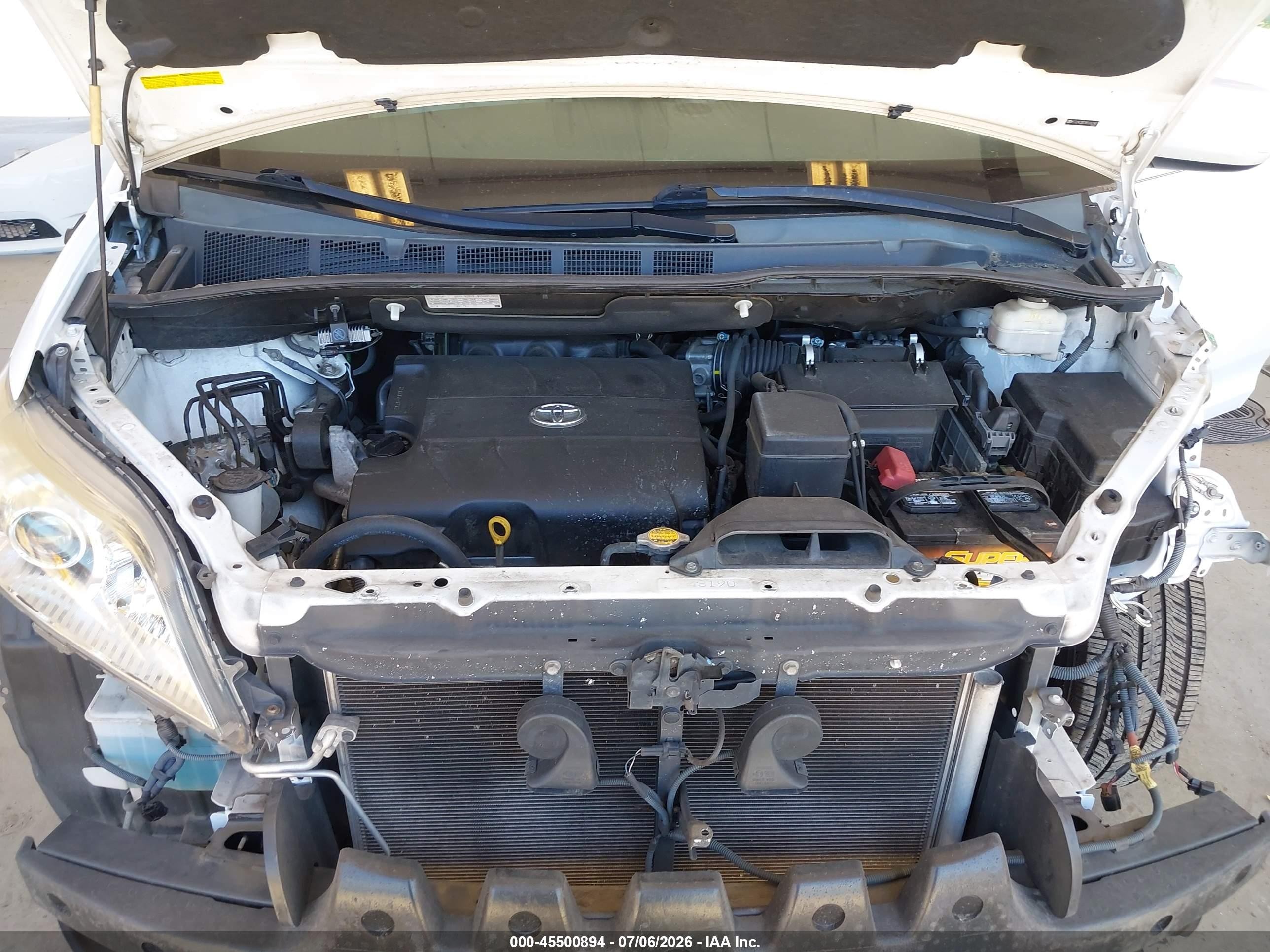 2011 Toyota Sienna Xle V6 White vin: 5TDYK3DC8BS082983