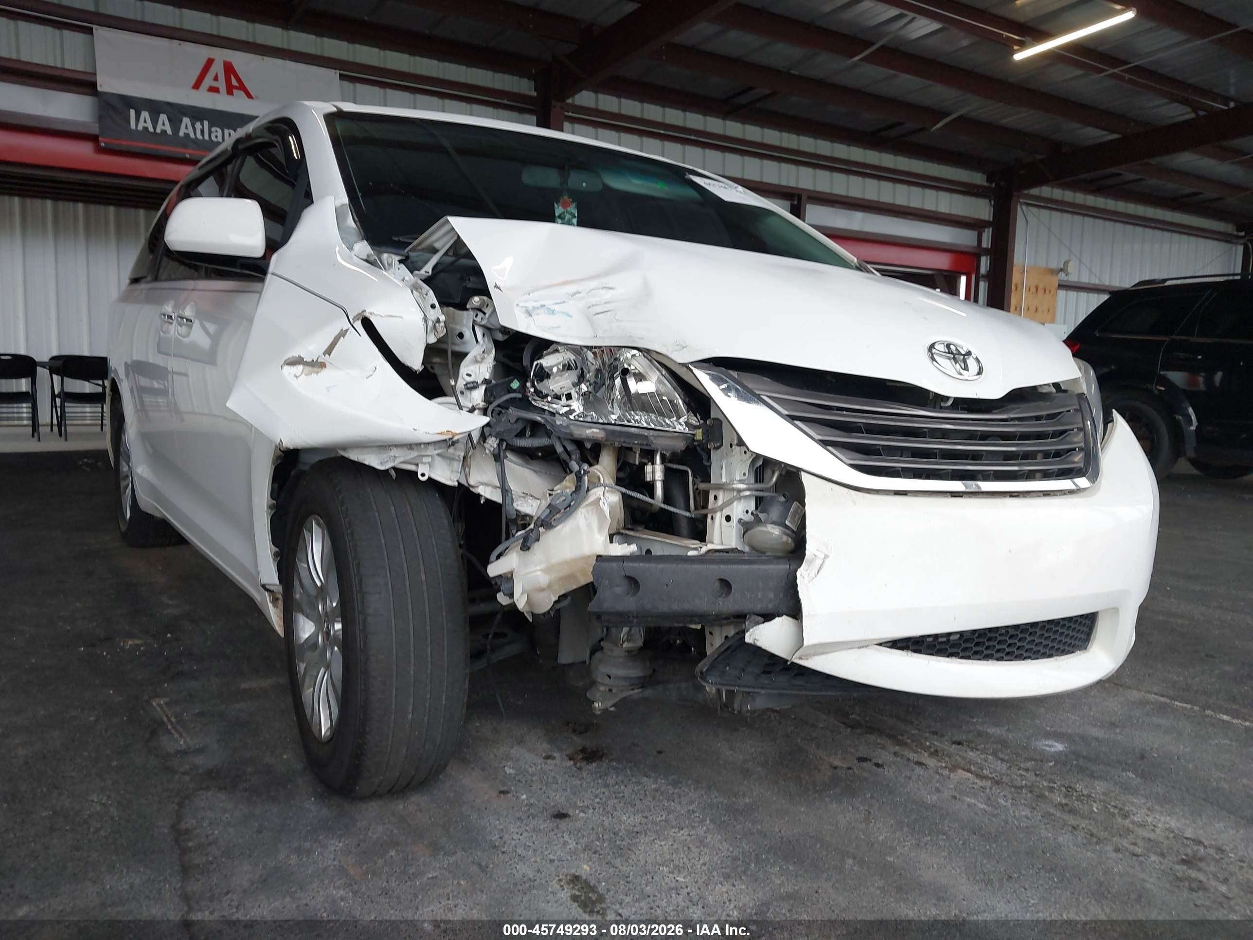 2011 Toyota Sienna Xle V6 White vin: 5TDYK3DC8BS144284