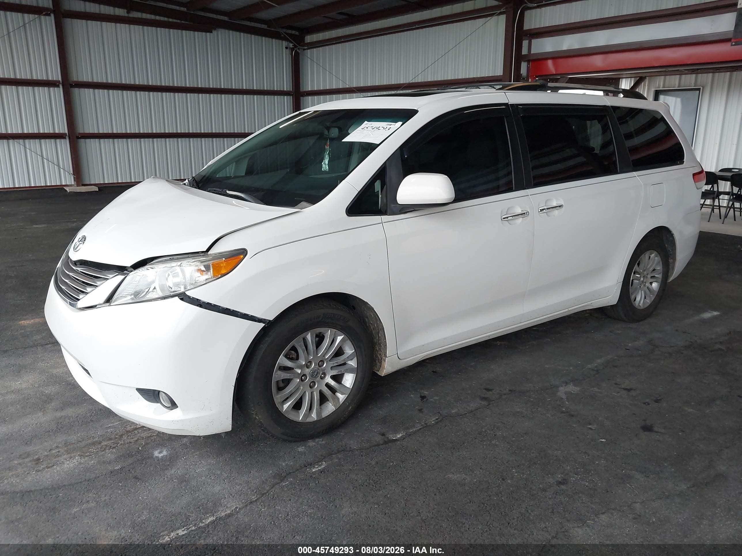 2011 Toyota Sienna Xle V6 White vin: 5TDYK3DC8BS144284