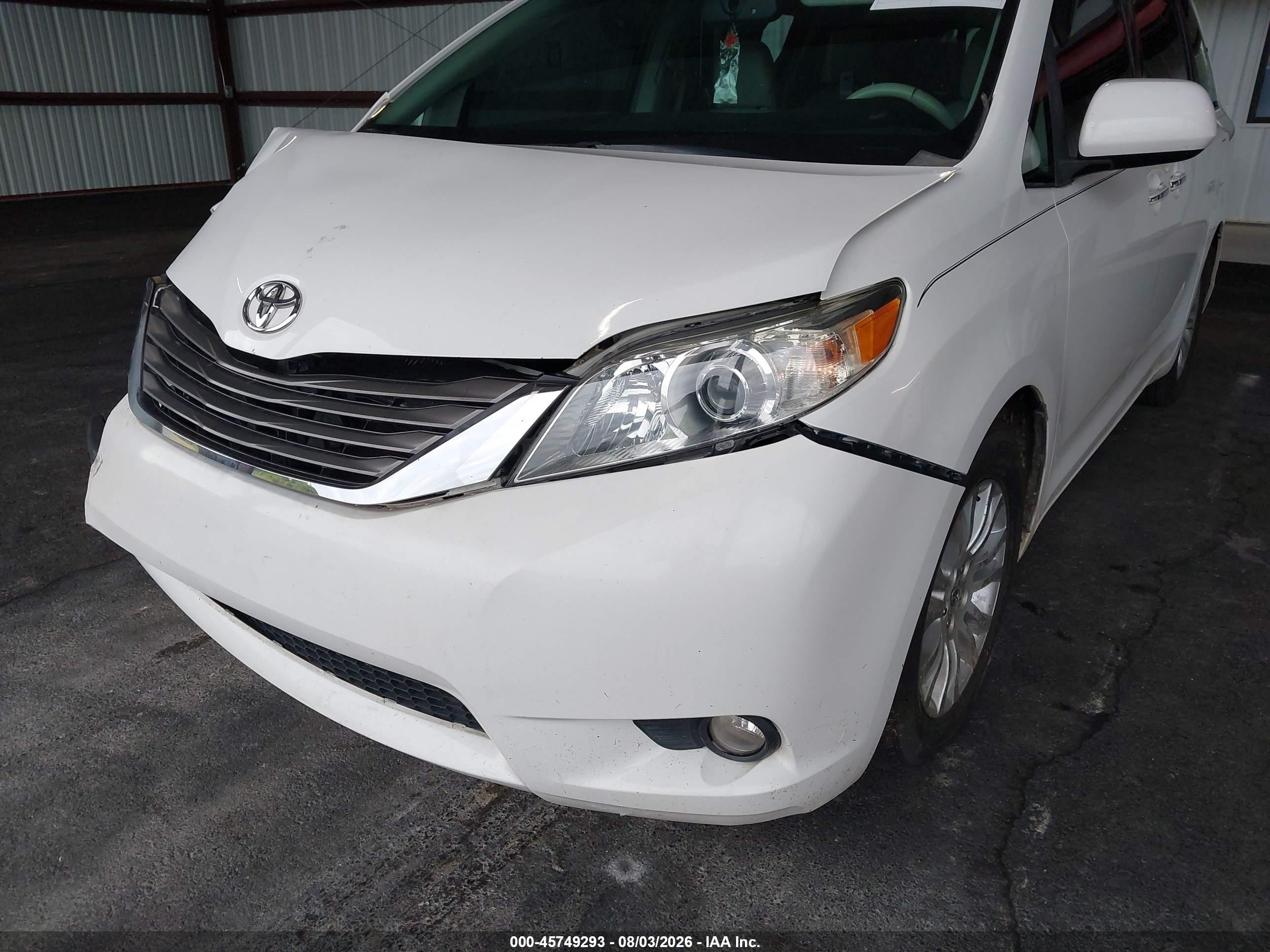 2011 Toyota Sienna Xle V6 White vin: 5TDYK3DC8BS144284