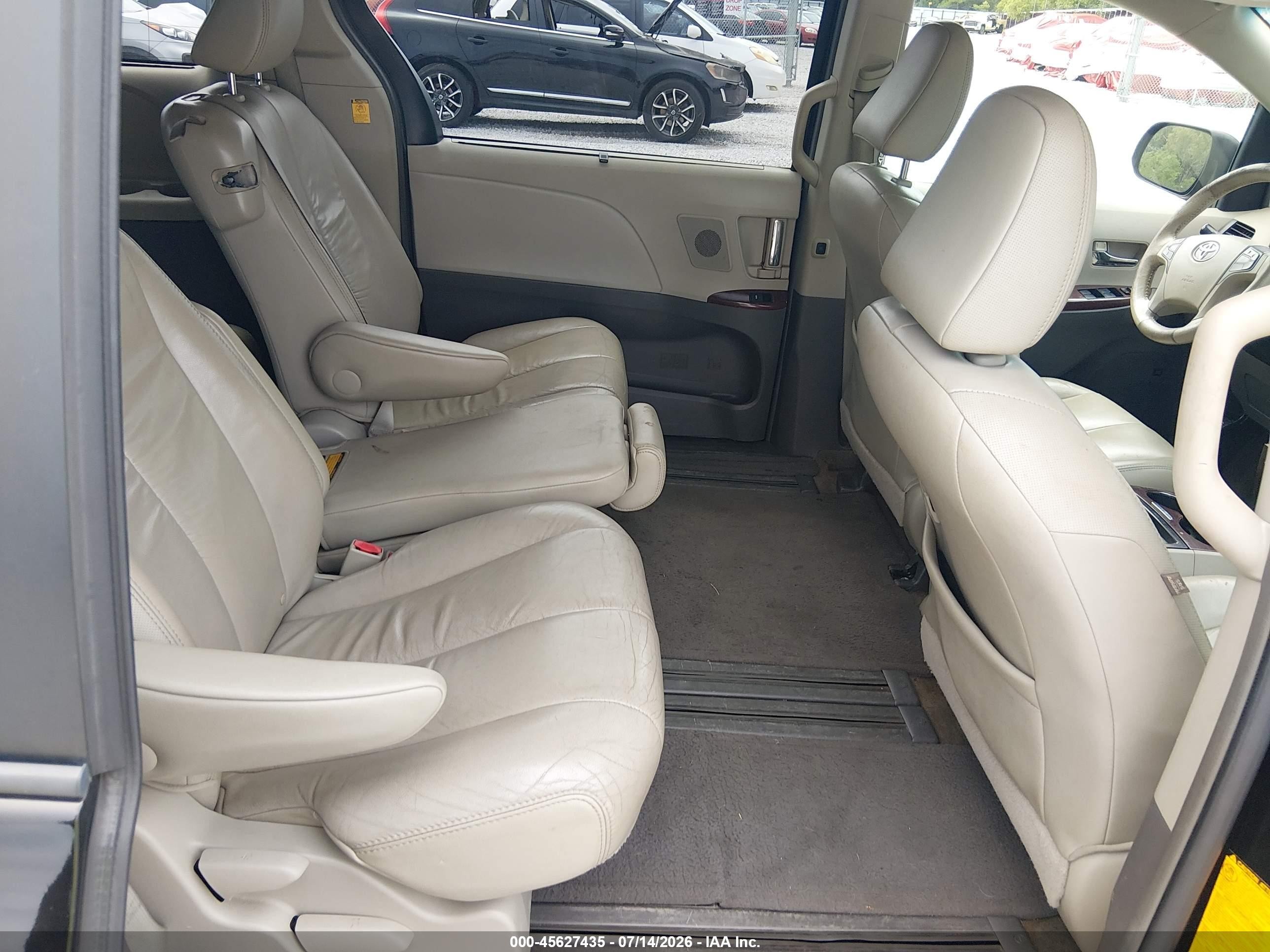 2011 Toyota Sienna Xle V6 Black vin: 5TDYK3DC8BS148173