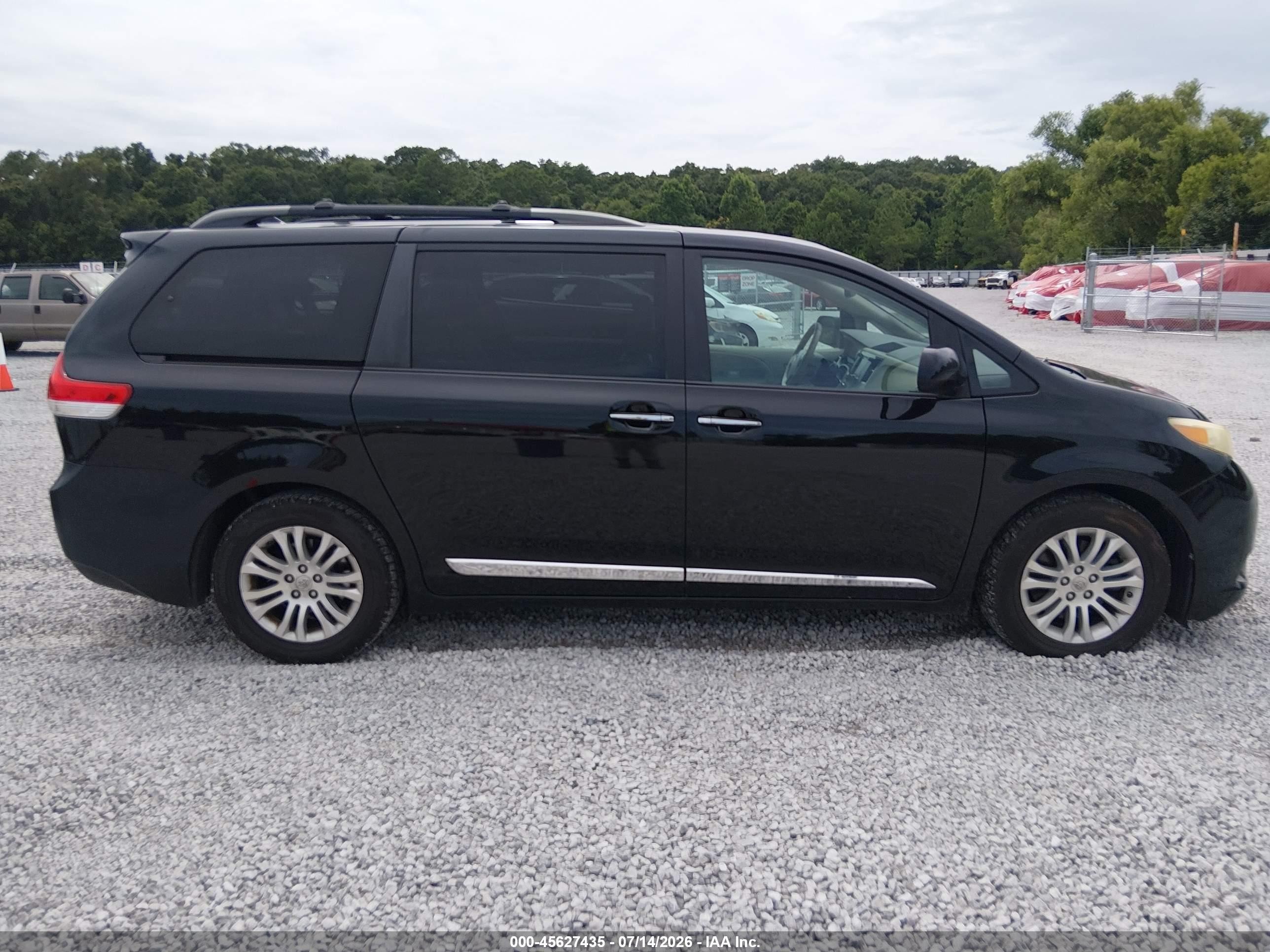 2011 Toyota Sienna Xle V6 Black vin: 5TDYK3DC8BS148173