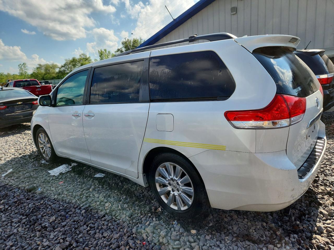 2011 Toyota Sienna Limited 7-passenger White vin: 5TDYK3DC8BS151932