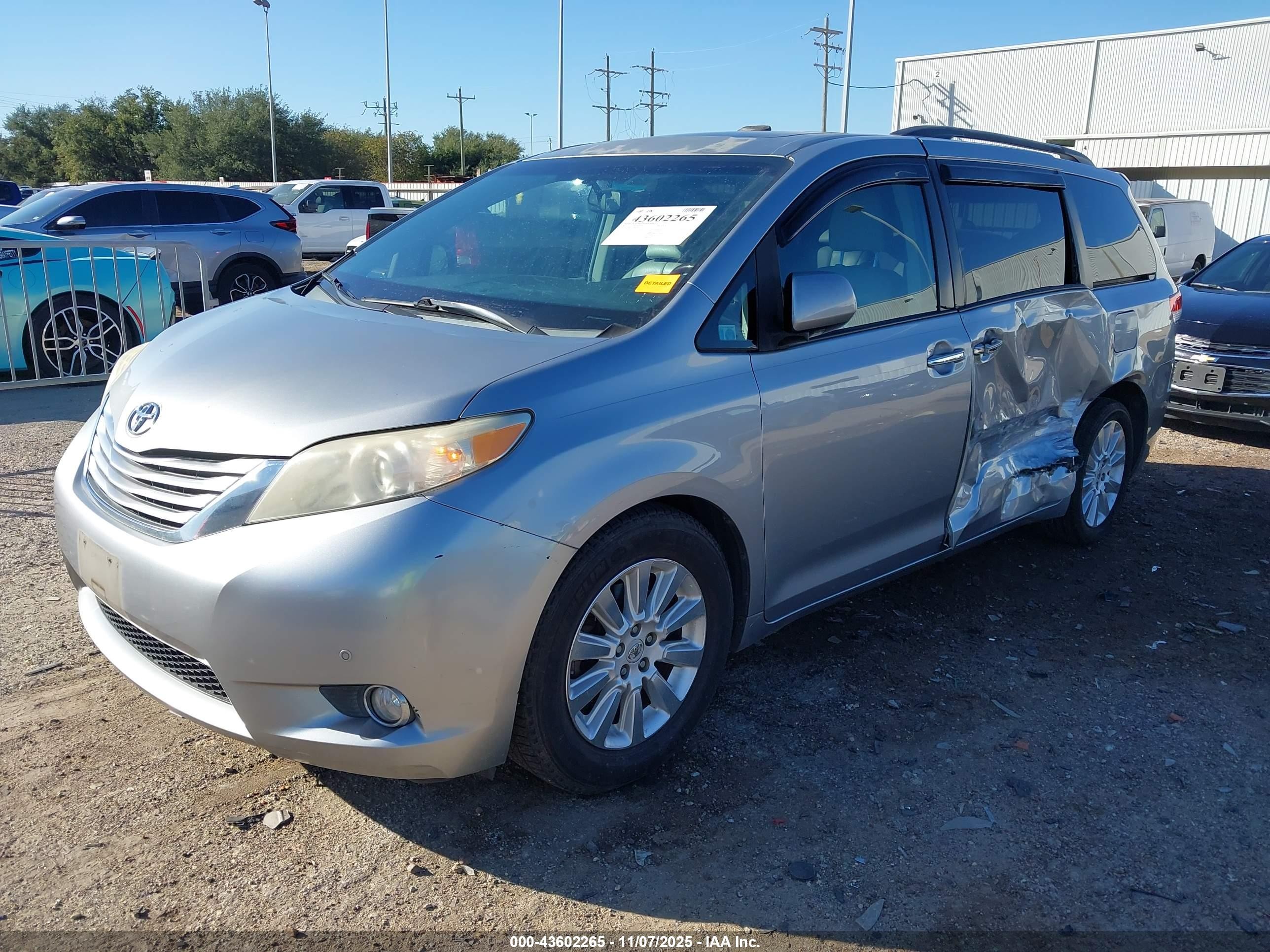 2011 Toyota Sienna Limited V6 Silver vin: 5TDYK3DC8BS160713