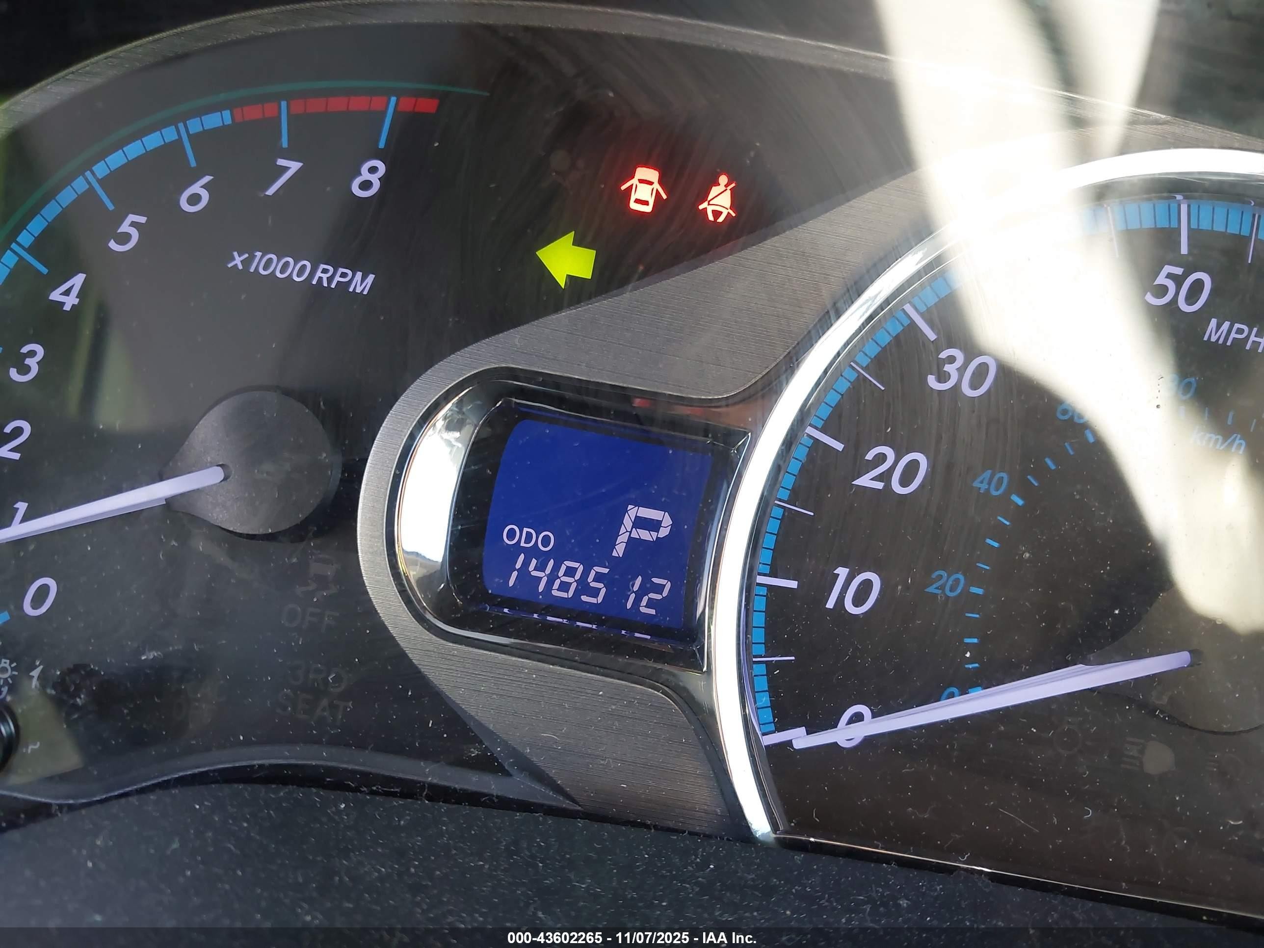 2011 Toyota Sienna Limited V6 Silver vin: 5TDYK3DC8BS160713