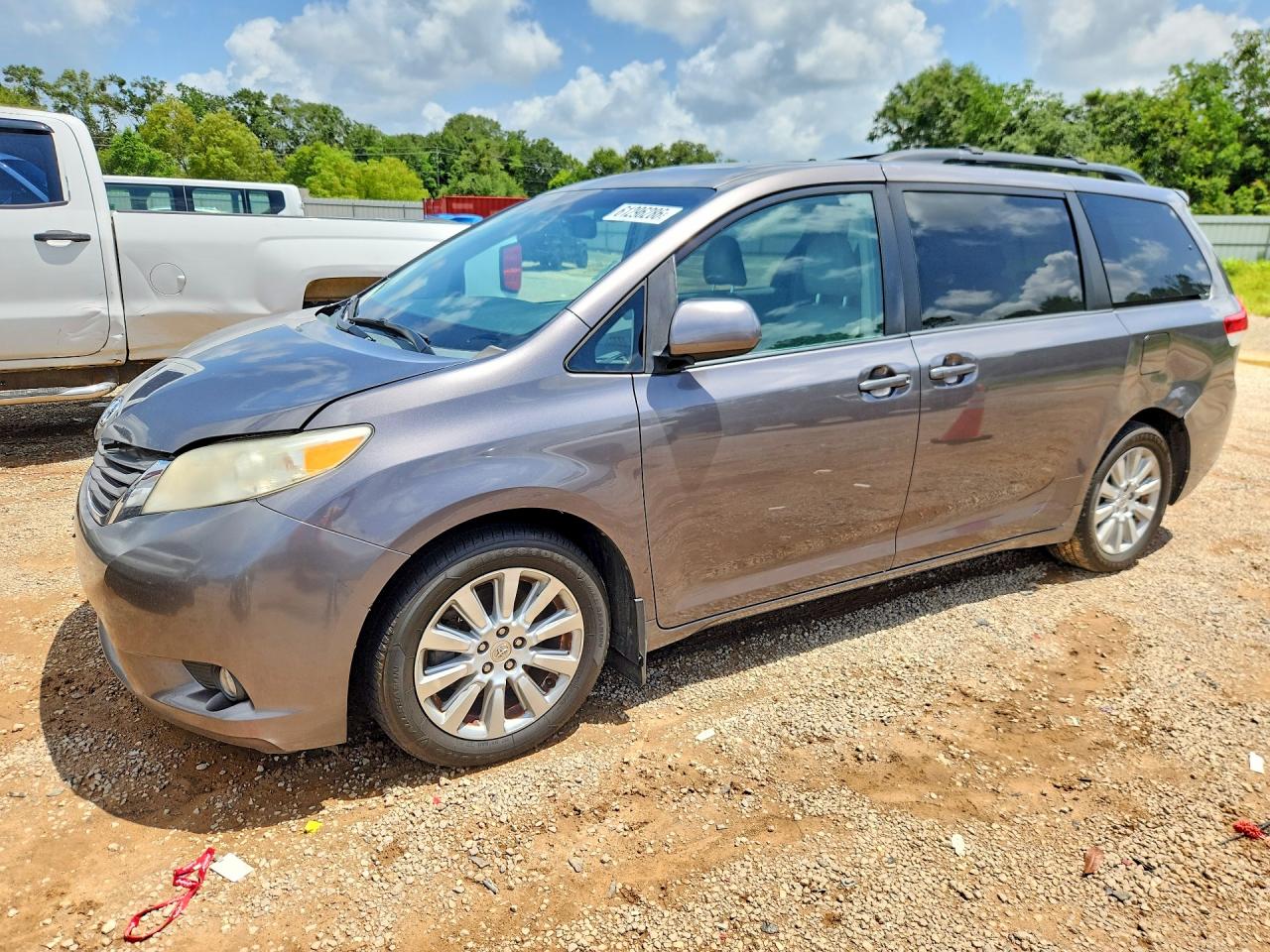 2011 Toyota Sienna Xle 8-passenger Gray vin: 5TDYK3DC8BS162011