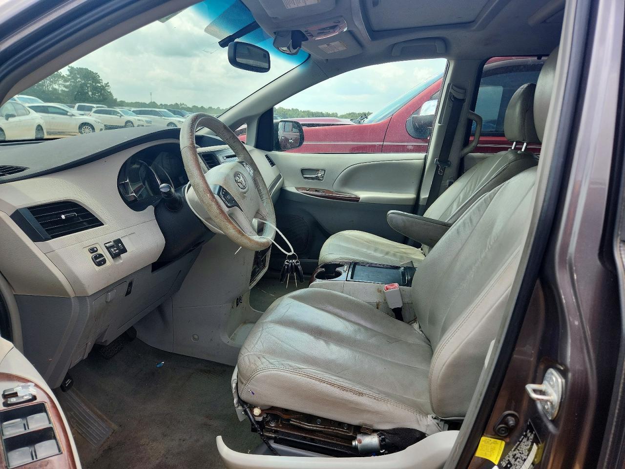 2011 Toyota Sienna Xle 8-passenger Gray vin: 5TDYK3DC8BS162011