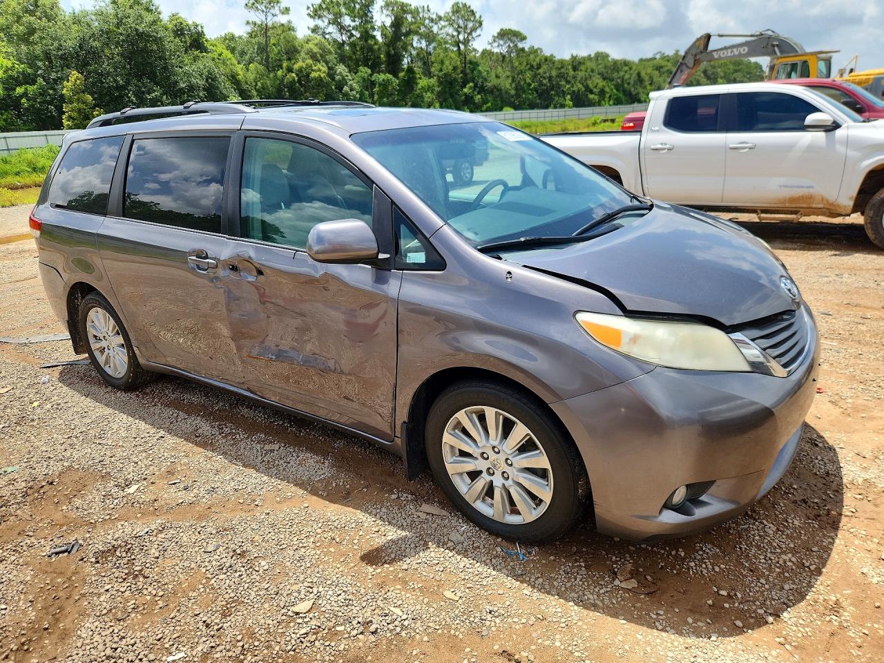2011 Toyota Sienna Xle 8-passenger Gray vin: 5TDYK3DC8BS162011