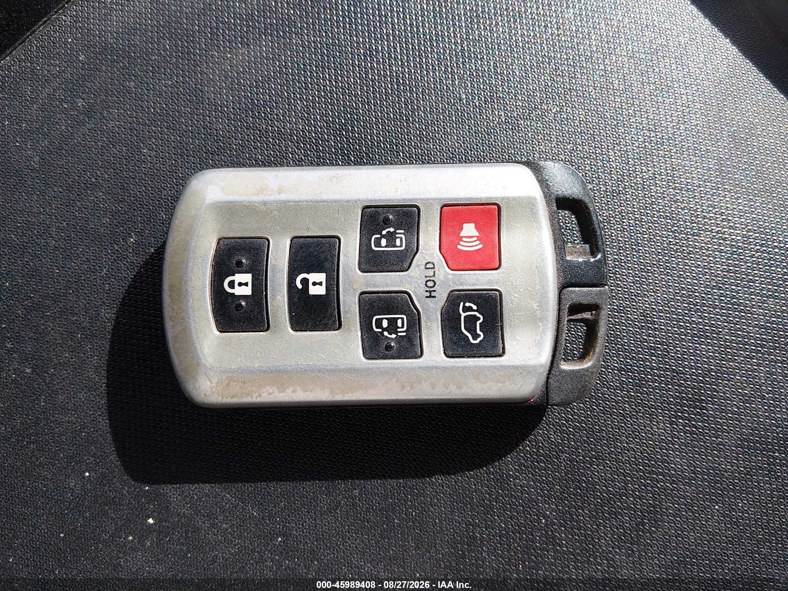 2011 Toyota Sienna Xle V6 Белый vin: 5TDYK3DC8BS171792
