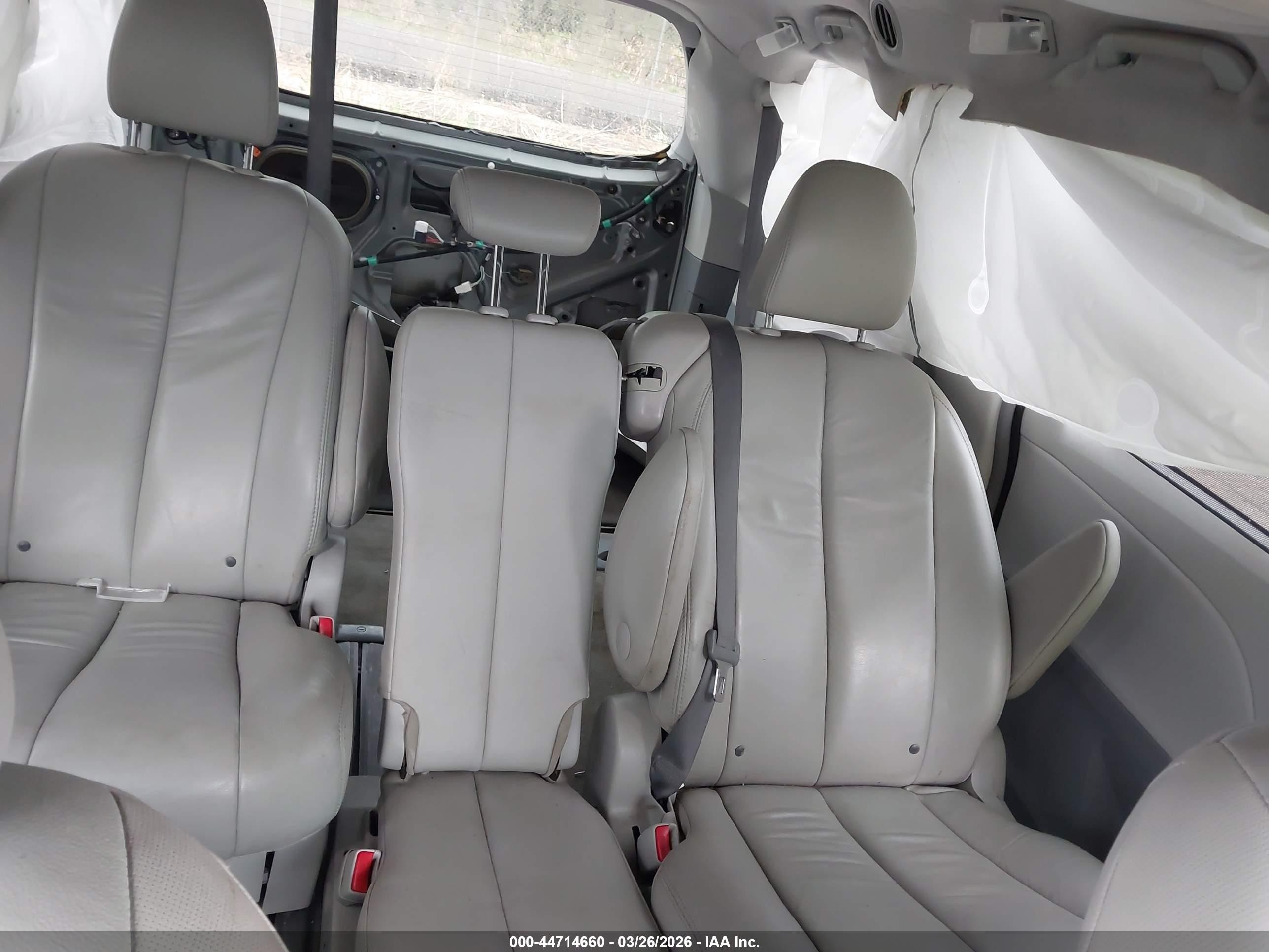 2011 Toyota Sienna Xle Green vin: 5TDYK3DC8BS172733