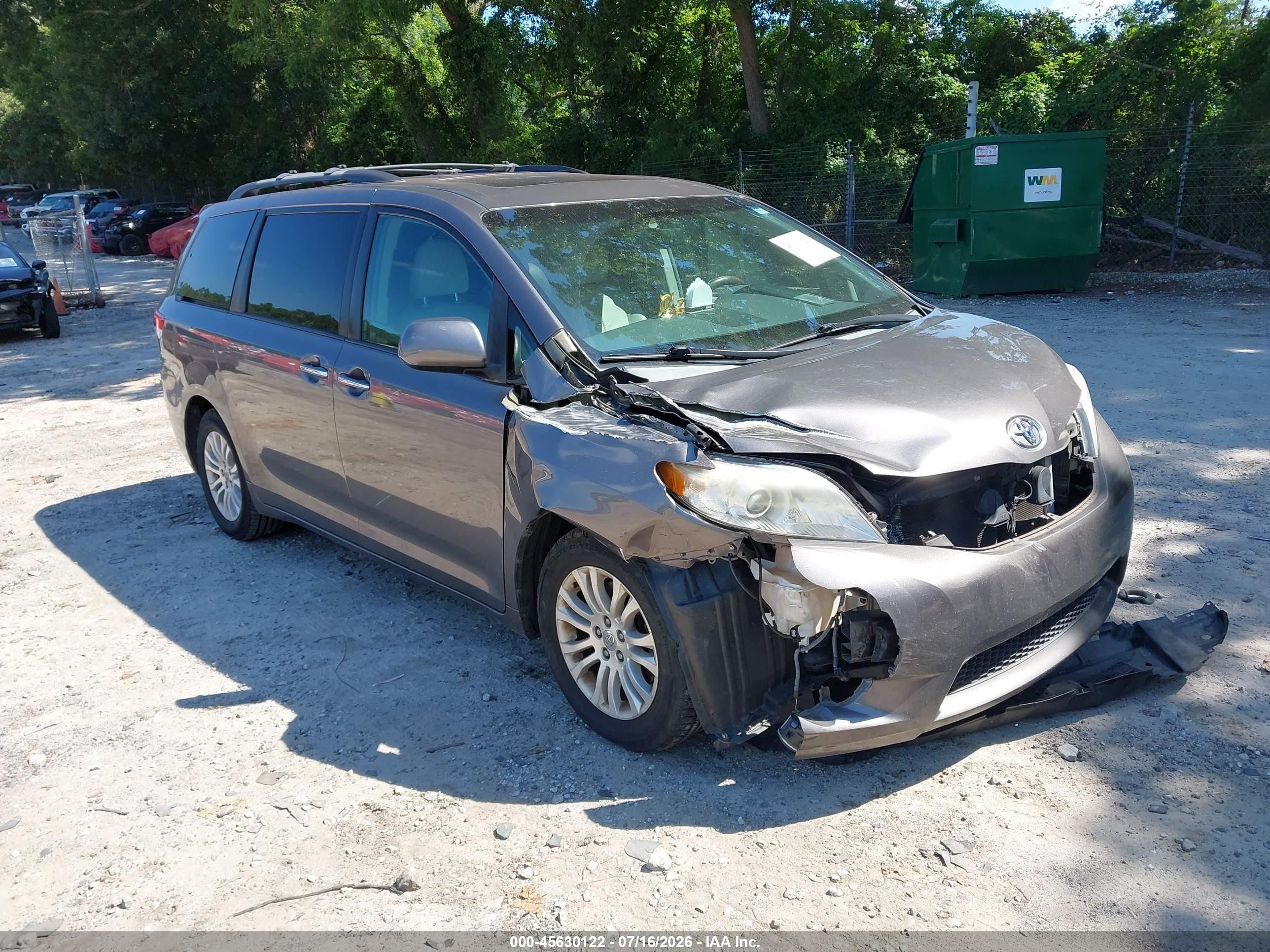 2012 Toyota Sienna Xle V6 8 Passenger Gray vin: 5TDYK3DC8CS201634