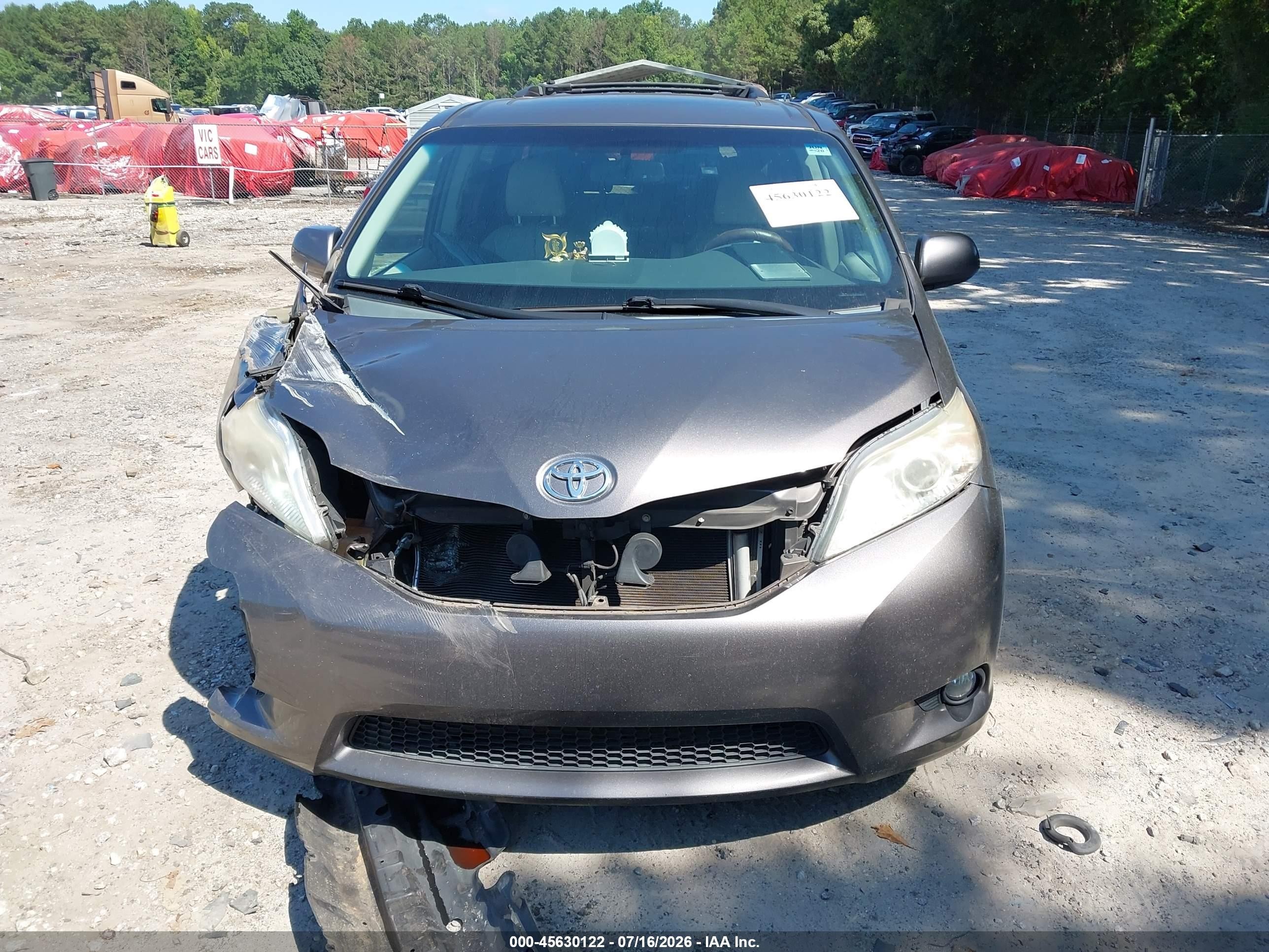 2012 Toyota Sienna Xle V6 8 Passenger Gray vin: 5TDYK3DC8CS201634