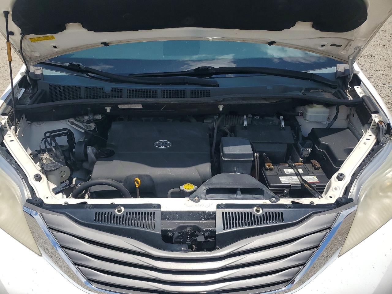 2012 Toyota Sienna Xle 8-passenger Белый vin: 5TDYK3DC8CS211970