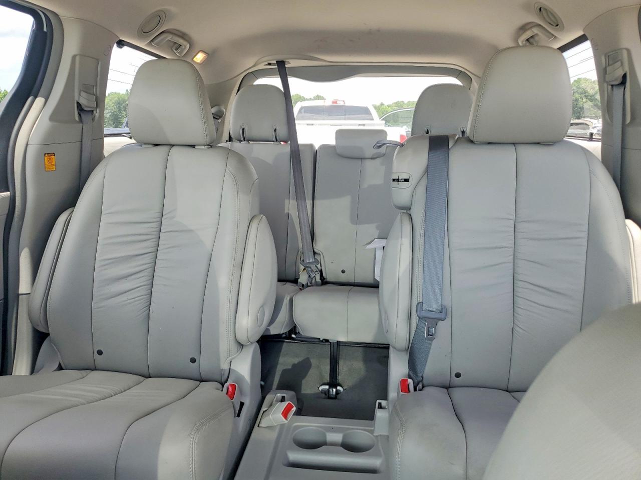 2012 Toyota Sienna Xle 8-passenger Белый vin: 5TDYK3DC8CS211970