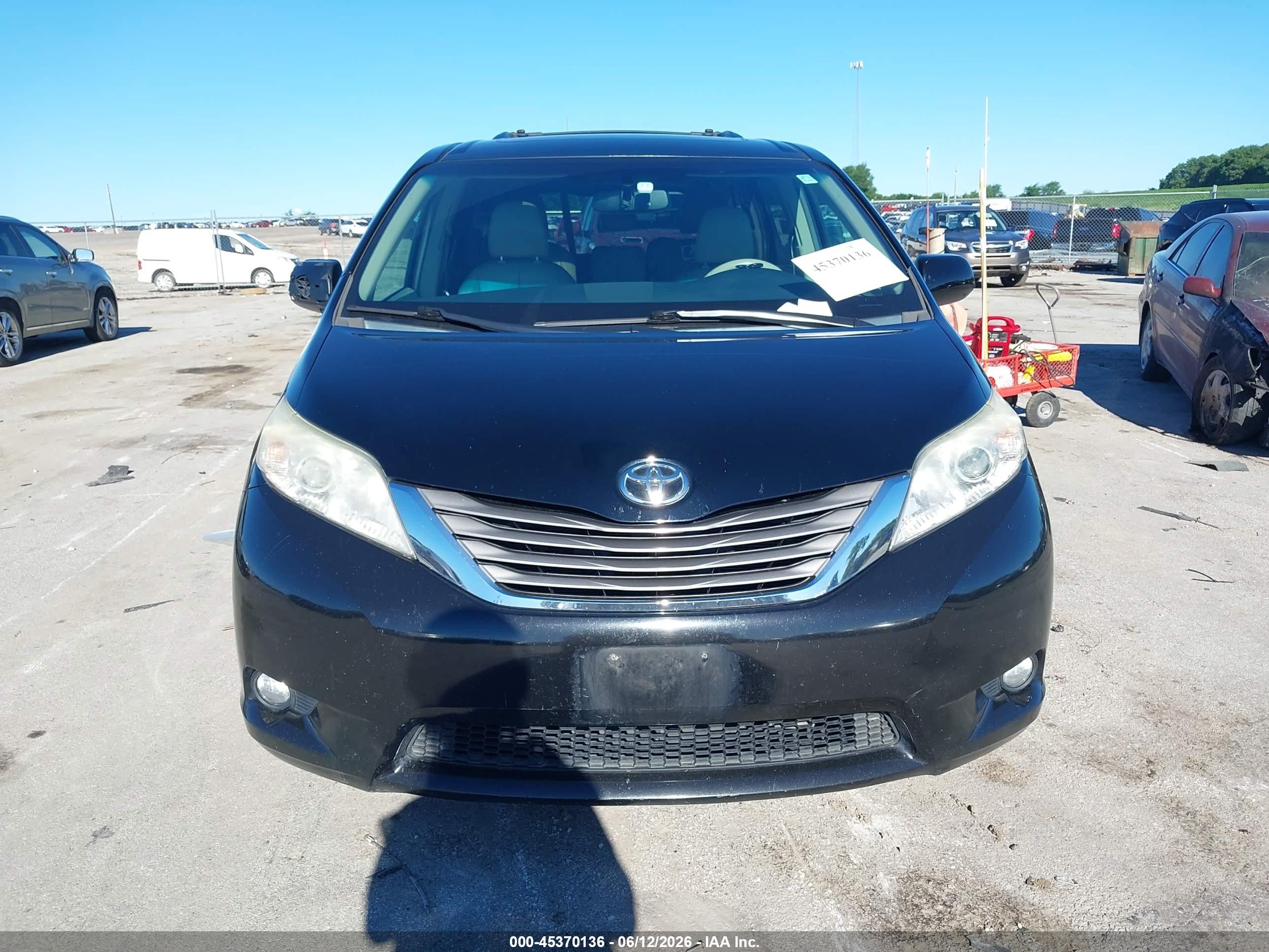 2012 Toyota Sienna Xle V6 8 Passenger Черный vin: 5TDYK3DC8CS256617