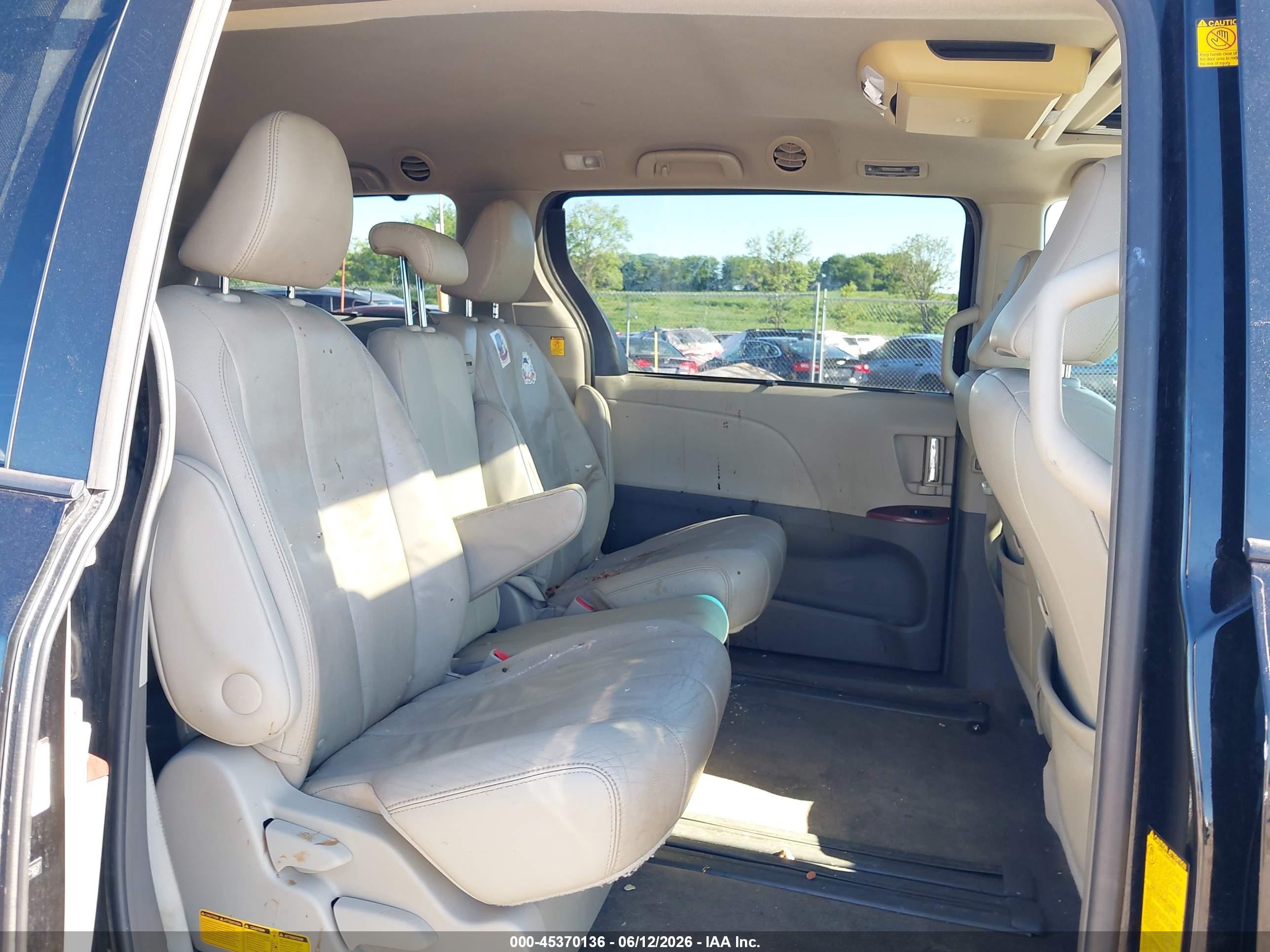 2012 Toyota Sienna Xle V6 8 Passenger Черный vin: 5TDYK3DC8CS256617
