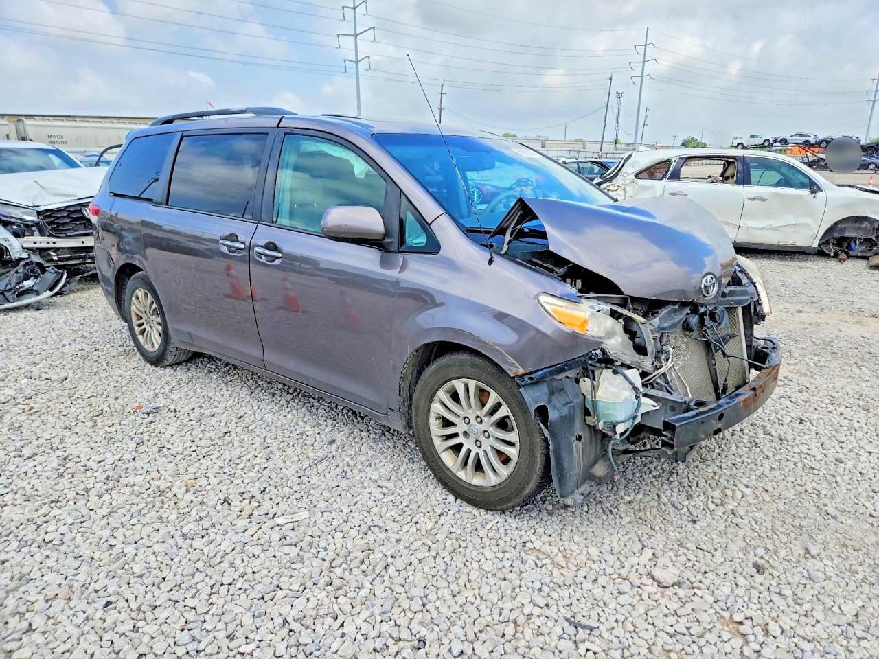 2012 Toyota Sienna Xle 8-passenger Серый vin: 5TDYK3DC8CS259677