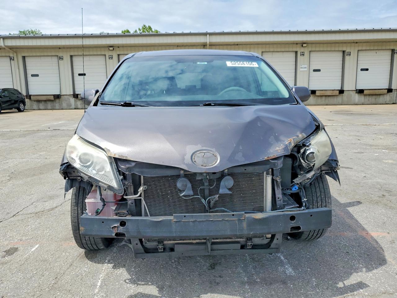 2013 Toyota Sienna Xle 8-passenger Серый vin: 5TDYK3DC8DS297833