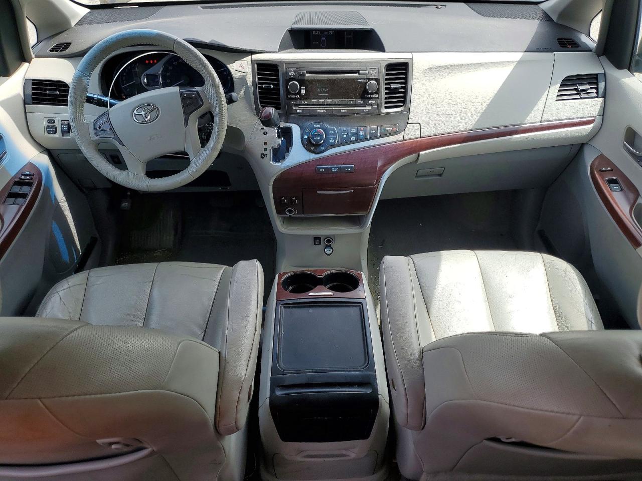 2013 Toyota Sienna Xle 8-passenger Серый vin: 5TDYK3DC8DS297833