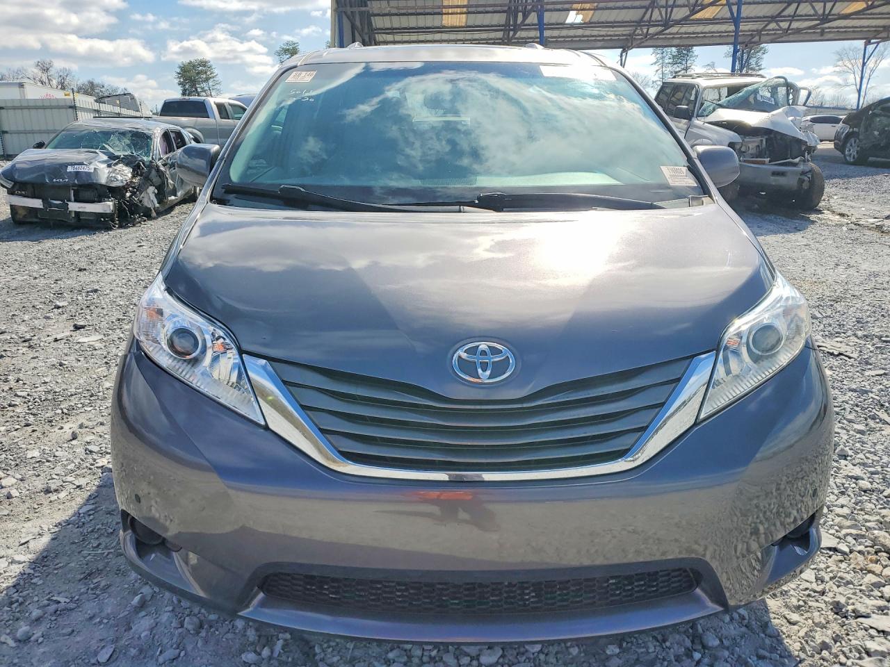 2013 Toyota Sienna Xle 8-passenger Gray vin: 5TDYK3DC8DS331429