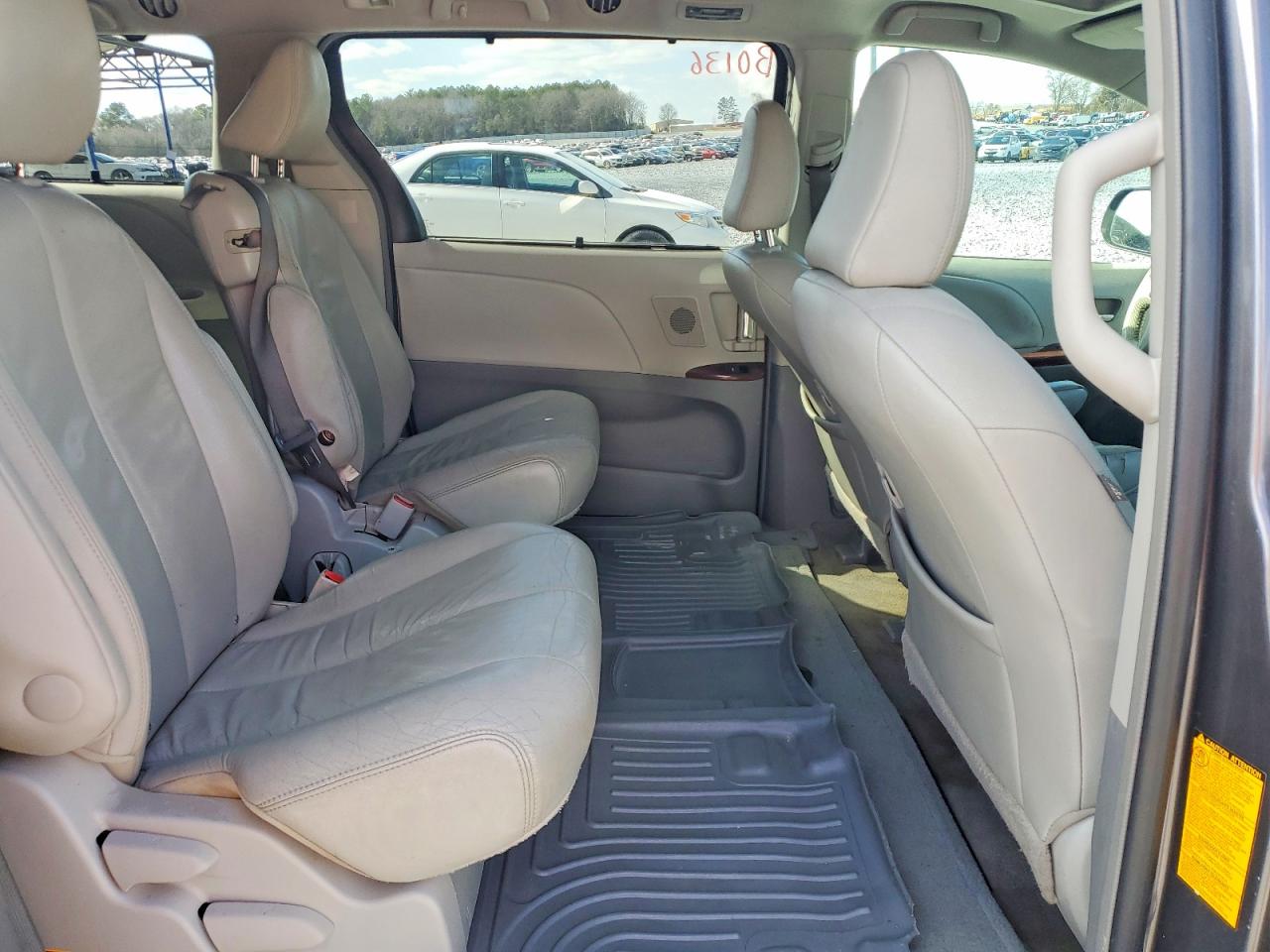2013 Toyota Sienna Xle 8-passenger Gray vin: 5TDYK3DC8DS331429