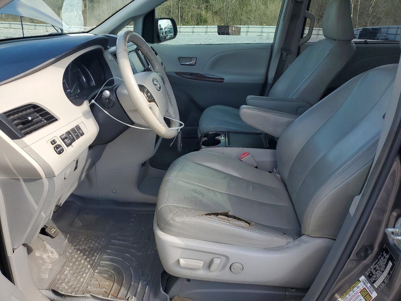 2013 Toyota Sienna Xle 8-passenger Gray vin: 5TDYK3DC8DS331429