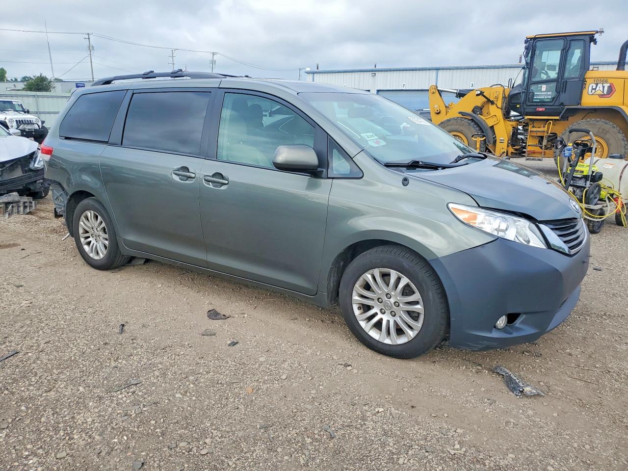 2013 Toyota Sienna Xle 8-passenger Charcoal vin: 5TDYK3DC8DS336985