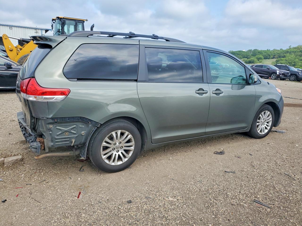 2013 Toyota Sienna Xle 8-passenger Charcoal vin: 5TDYK3DC8DS336985