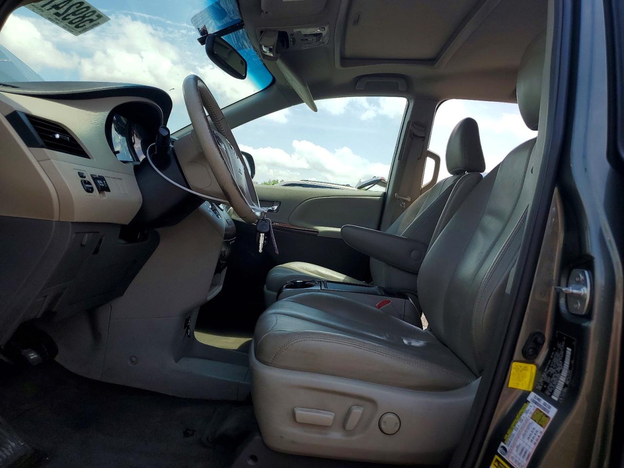2013 Toyota Sienna Xle 8-passenger Charcoal vin: 5TDYK3DC8DS336985