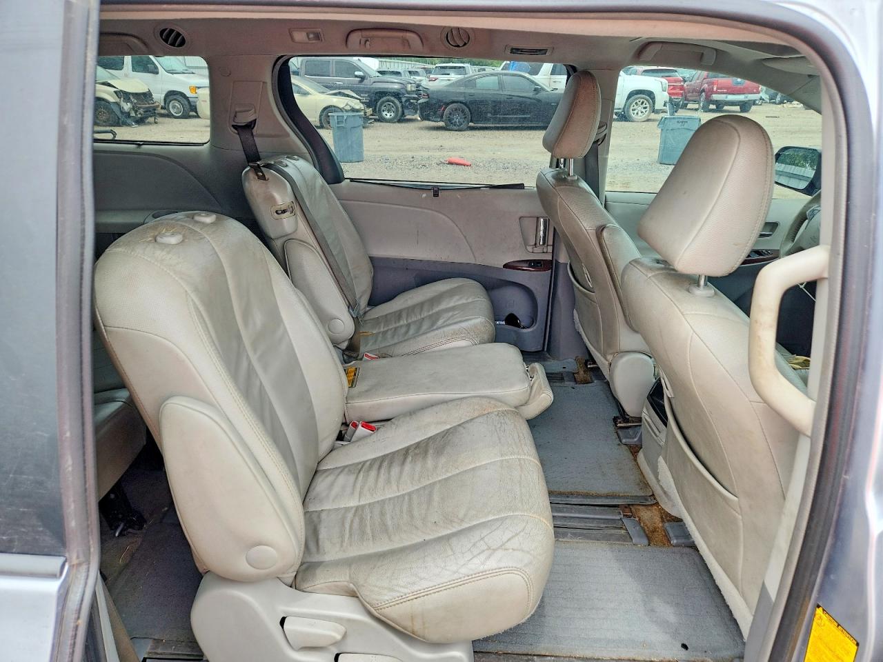 2013 Toyota Sienna Xle 8-passenger Silver vin: 5TDYK3DC8DS372353