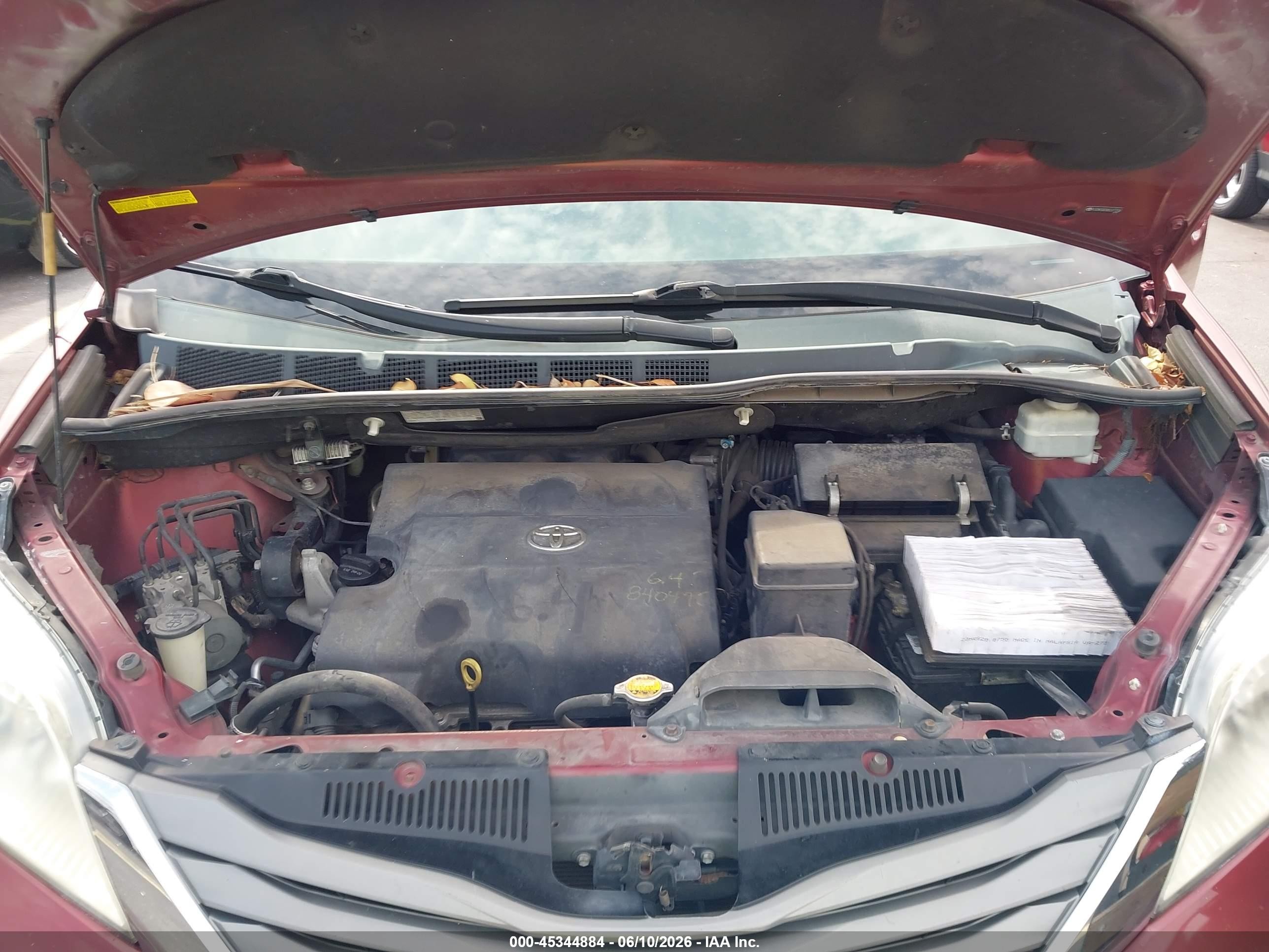 2013 Toyota Sienna Xle V6 8 Passenger Red vin: 5TDYK3DC8DS377259