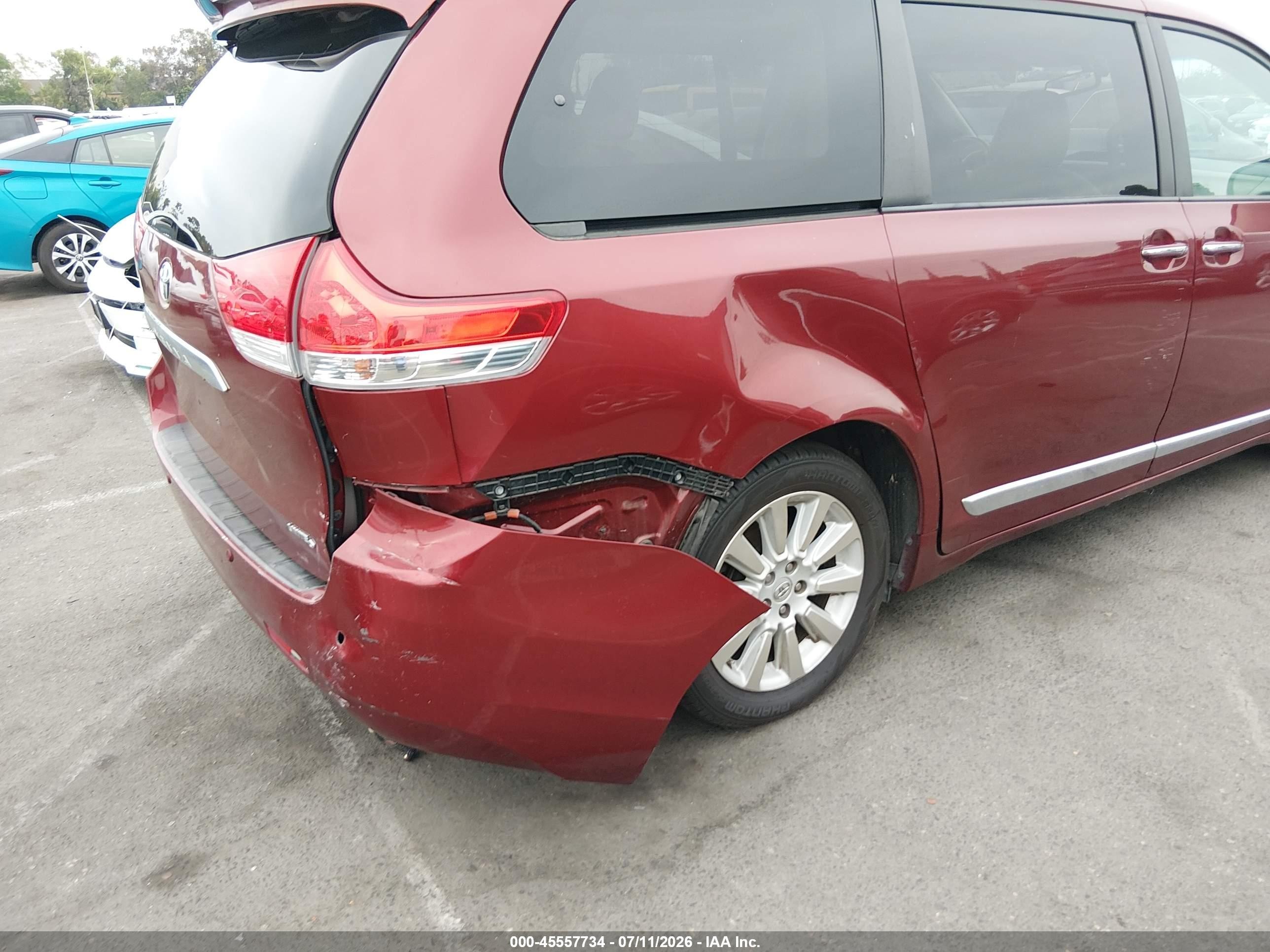 2013 Toyota Sienna Limited V6 7 Passenger Red vin: 5TDYK3DC8DS397155