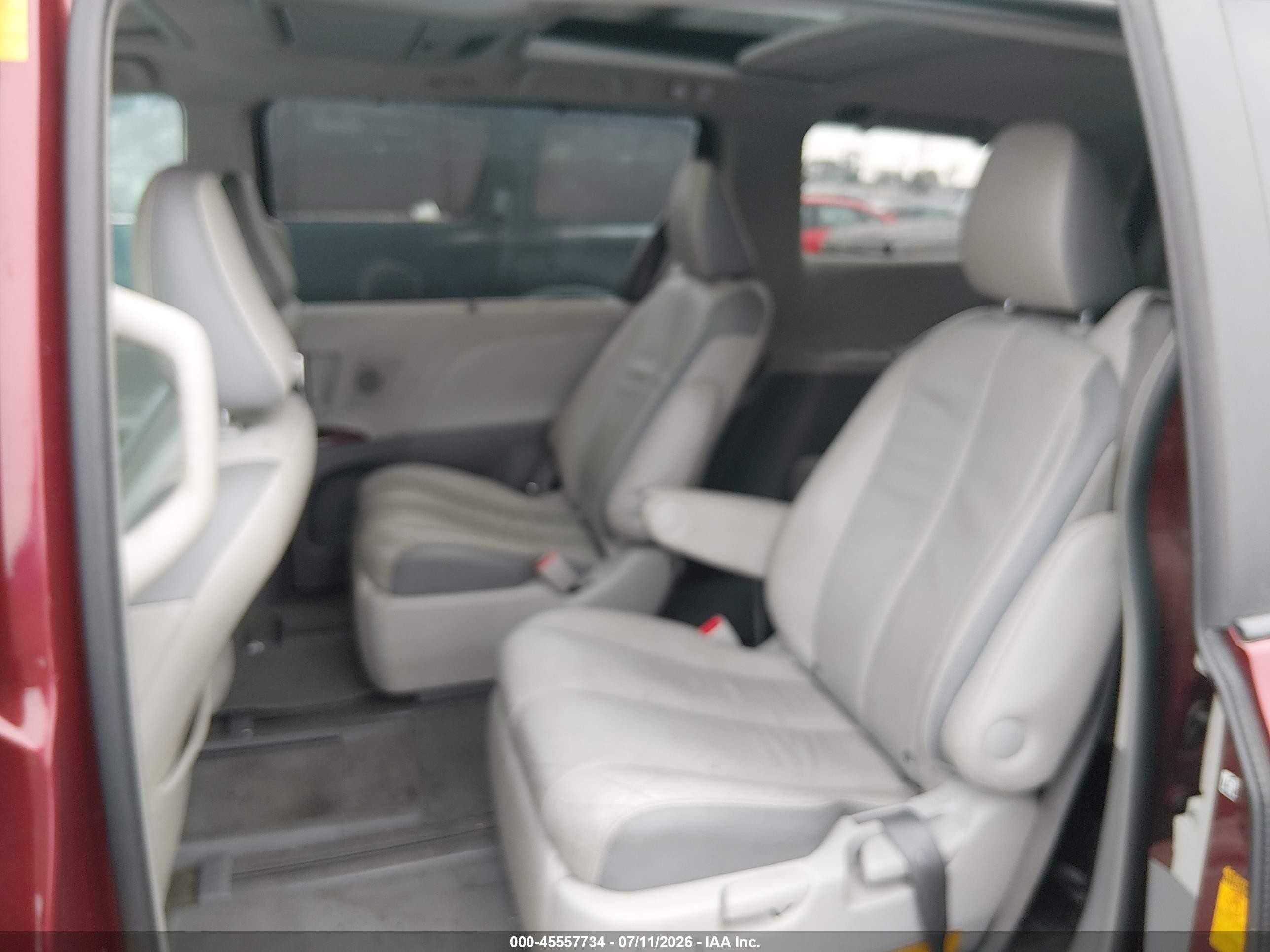 2013 Toyota Sienna Limited V6 7 Passenger Red vin: 5TDYK3DC8DS397155