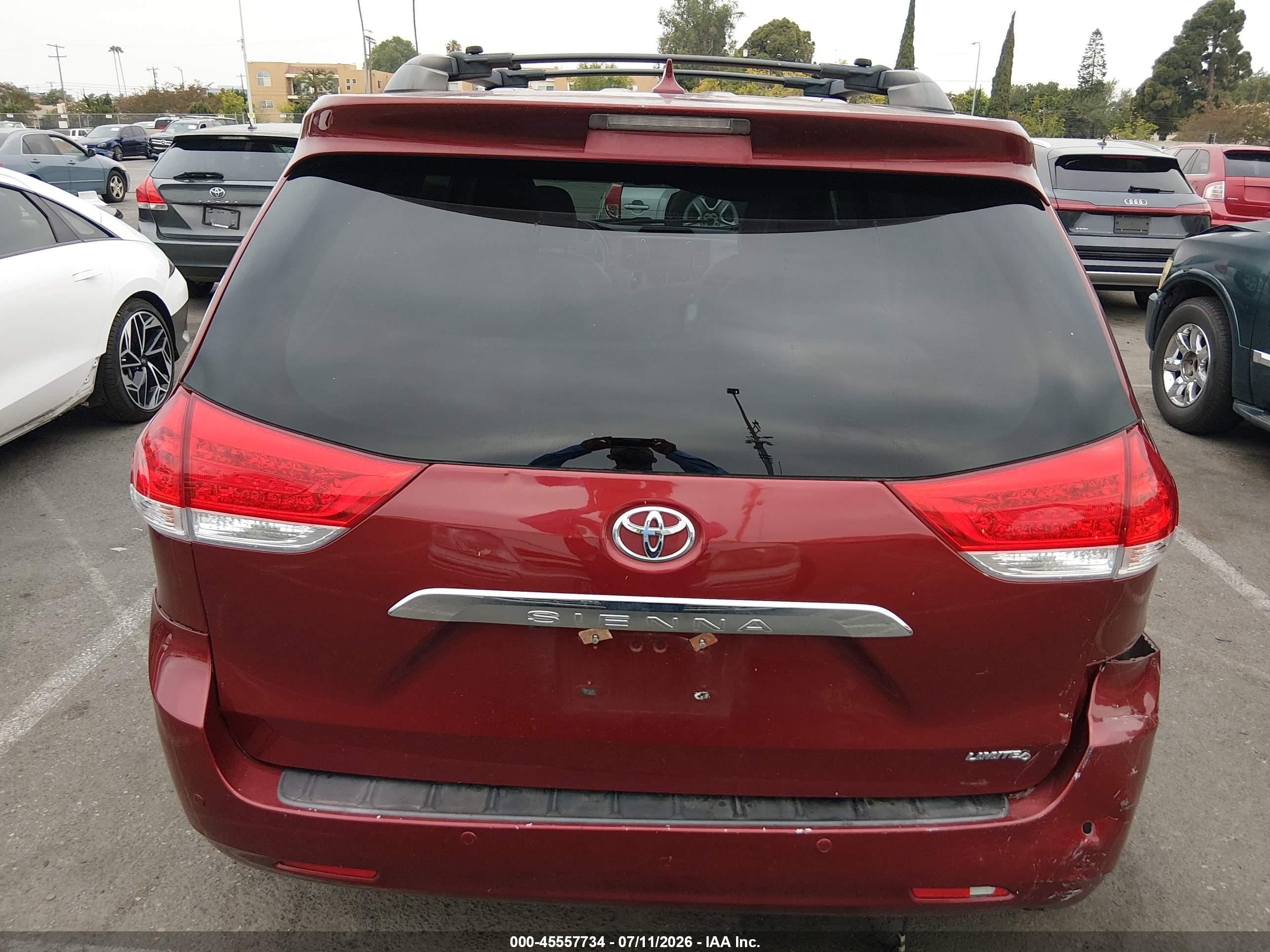 2013 Toyota Sienna Limited V6 7 Passenger Red vin: 5TDYK3DC8DS397155