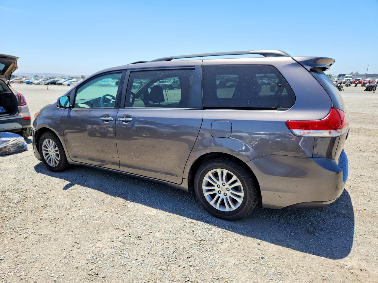2014 Toyota Sienna Xle 8-passenger Gray vin: 5TDYK3DC8ES425246
