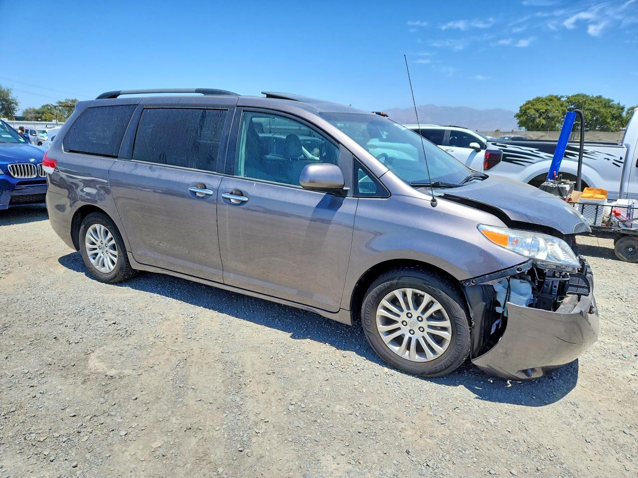 2014 Toyota Sienna Xle 8-passenger Gray vin: 5TDYK3DC8ES425246