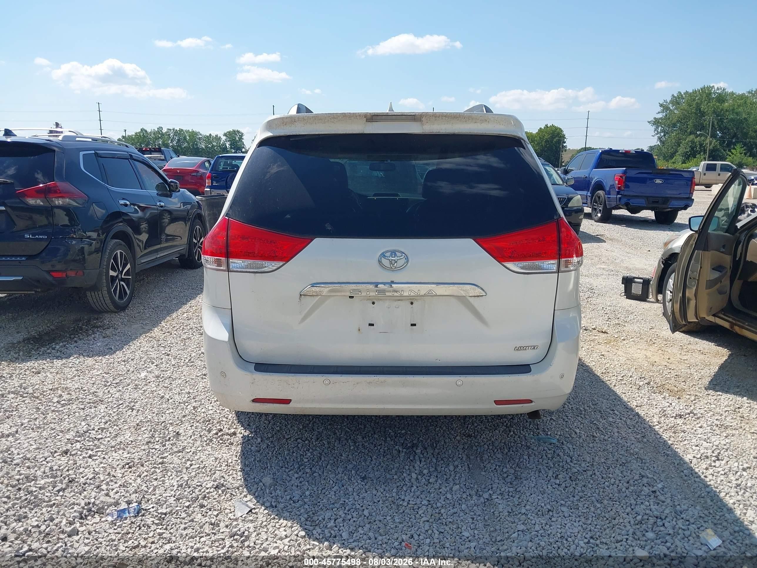 2014 Toyota Sienna Limited V6 7 Passenger White vin: 5TDYK3DC8ES425313