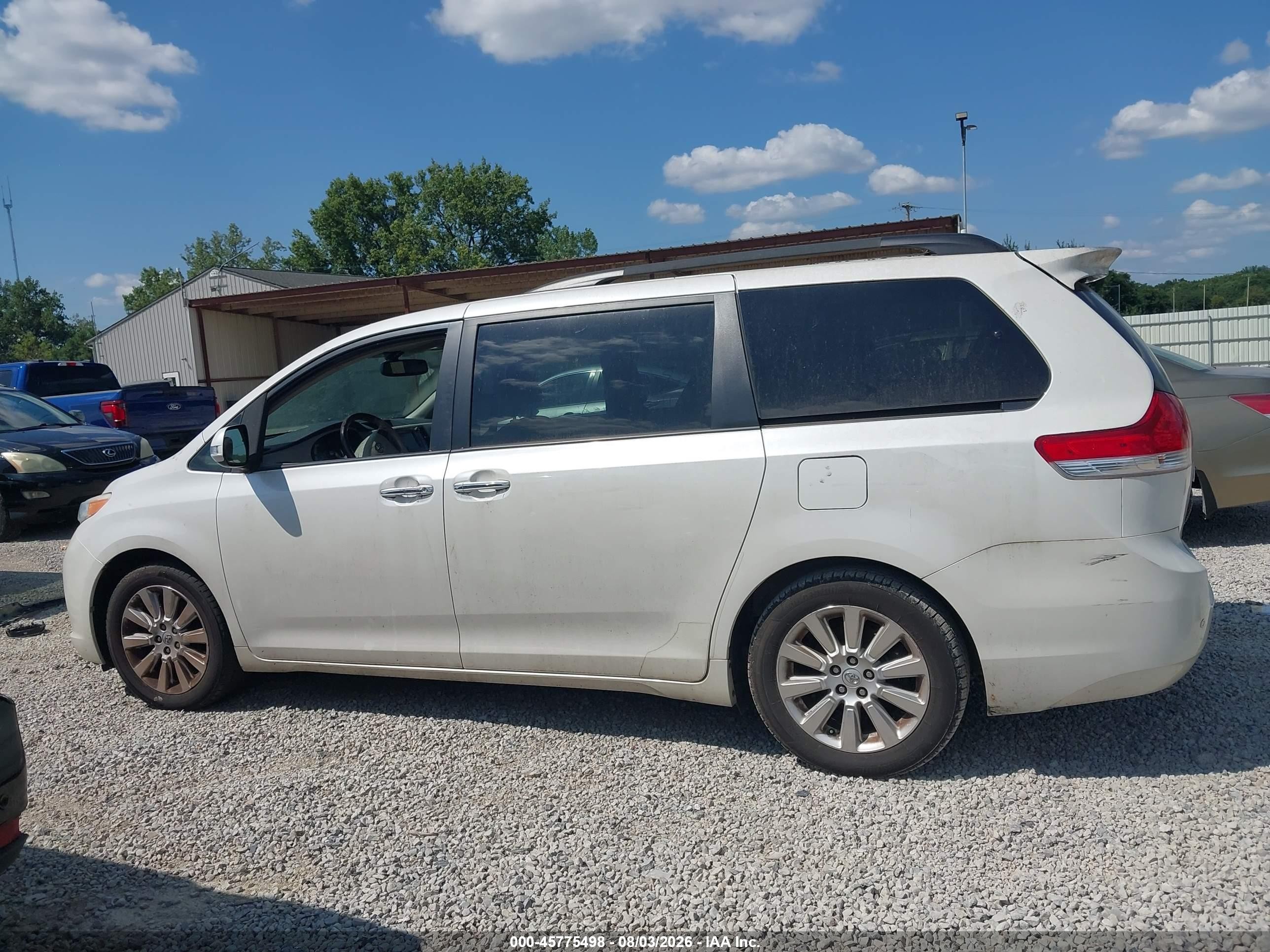 2014 Toyota Sienna Limited V6 7 Passenger White vin: 5TDYK3DC8ES425313