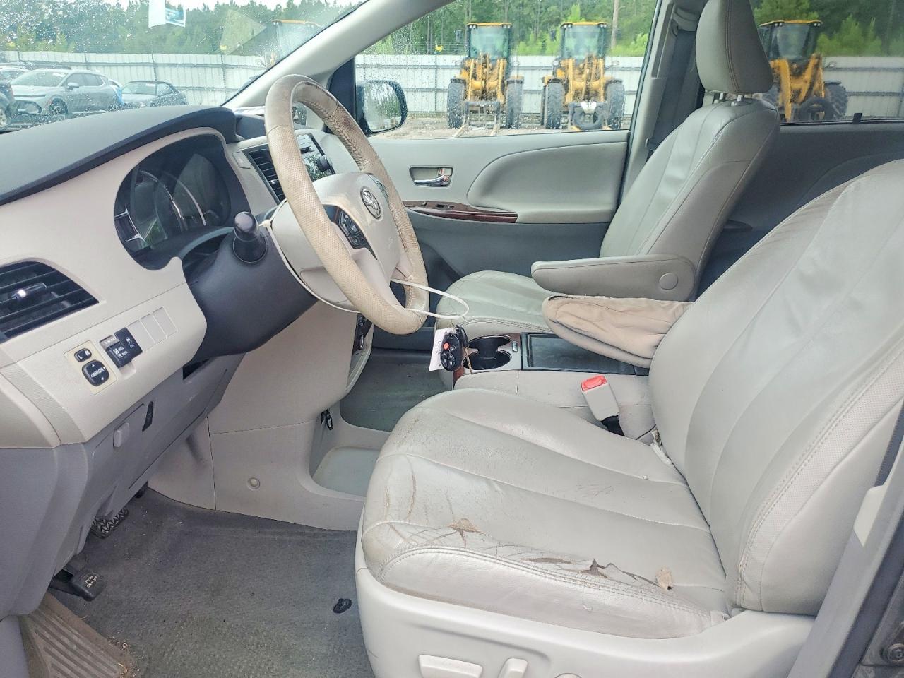 2014 Toyota Sienna Xle 8-passenger Green vin: 5TDYK3DC8ES437526