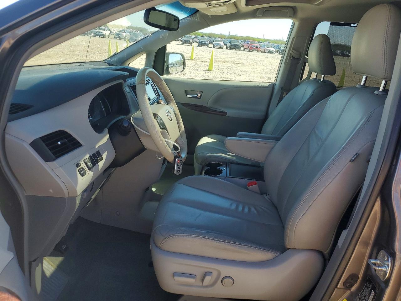 2014 Toyota Sienna Xle 8-passenger Gray vin: 5TDYK3DC8ES461177