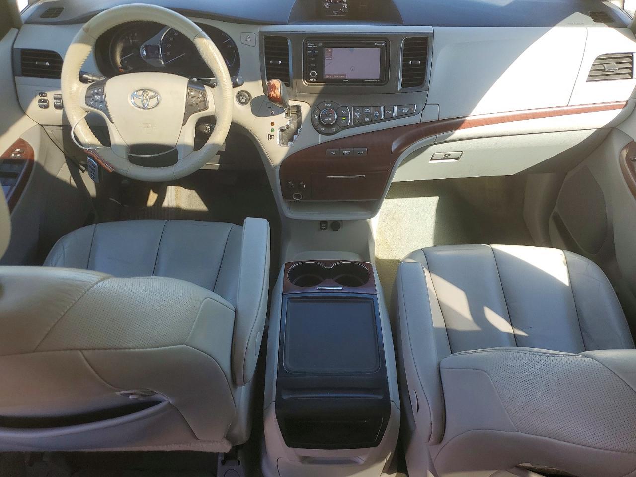 2014 Toyota Sienna Xle 8-passenger Gray vin: 5TDYK3DC8ES461177