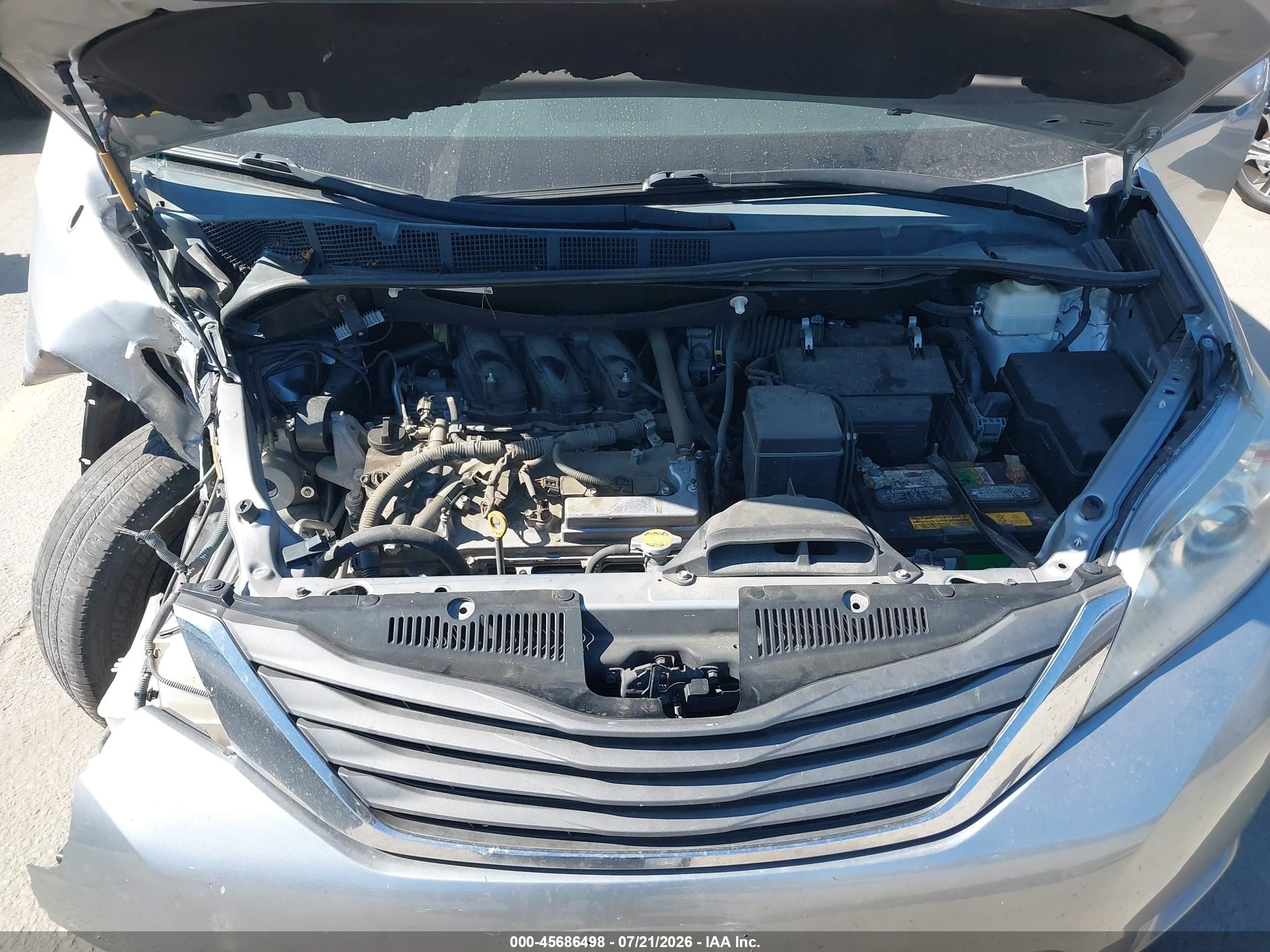 2014 Toyota Sienna Xle V6 8 Passenger Silver vin: 5TDYK3DC8ES482319