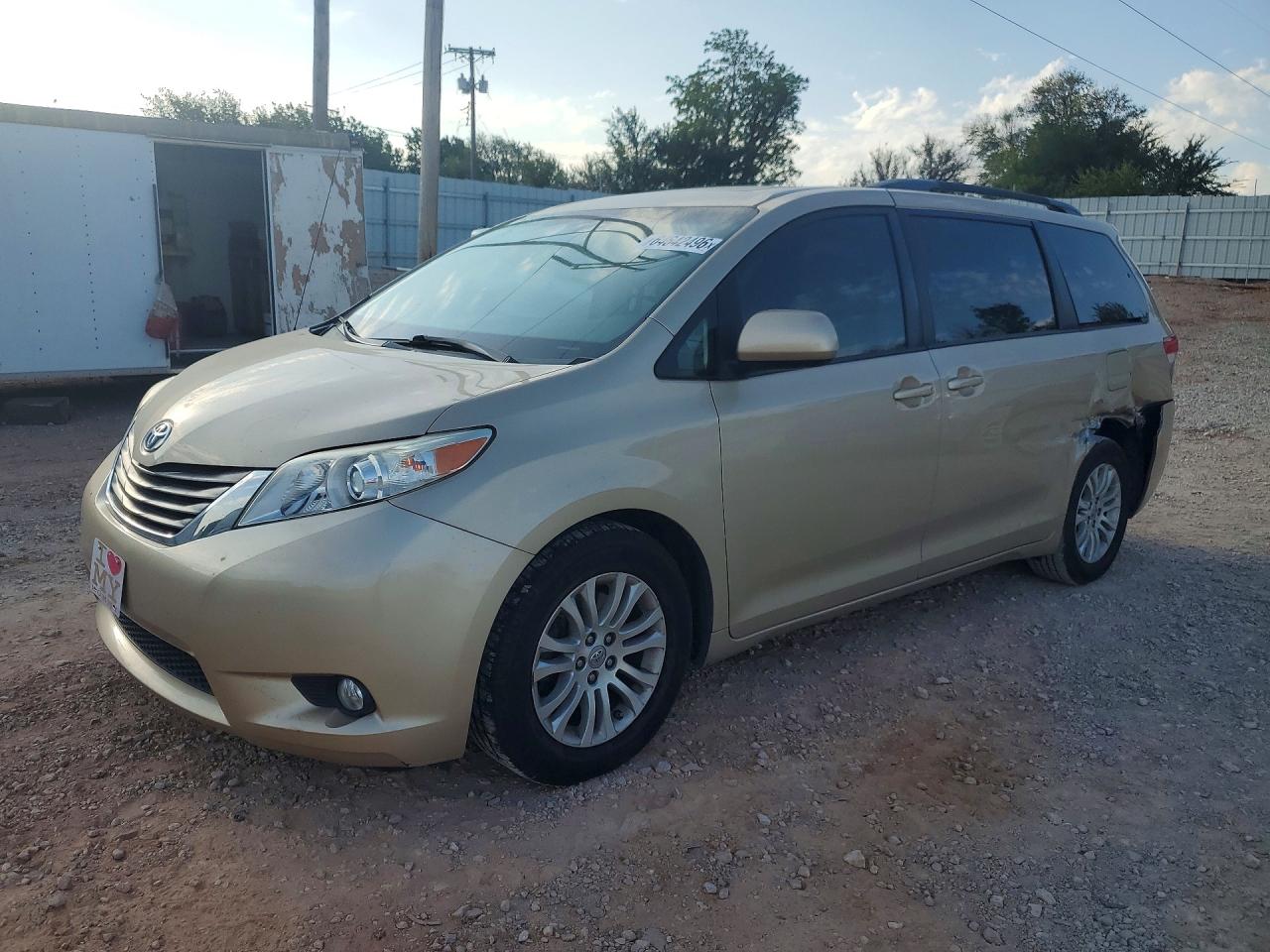 2014 Toyota Sienna Xle 8-passenger Tan vin: 5TDYK3DC8ES487858