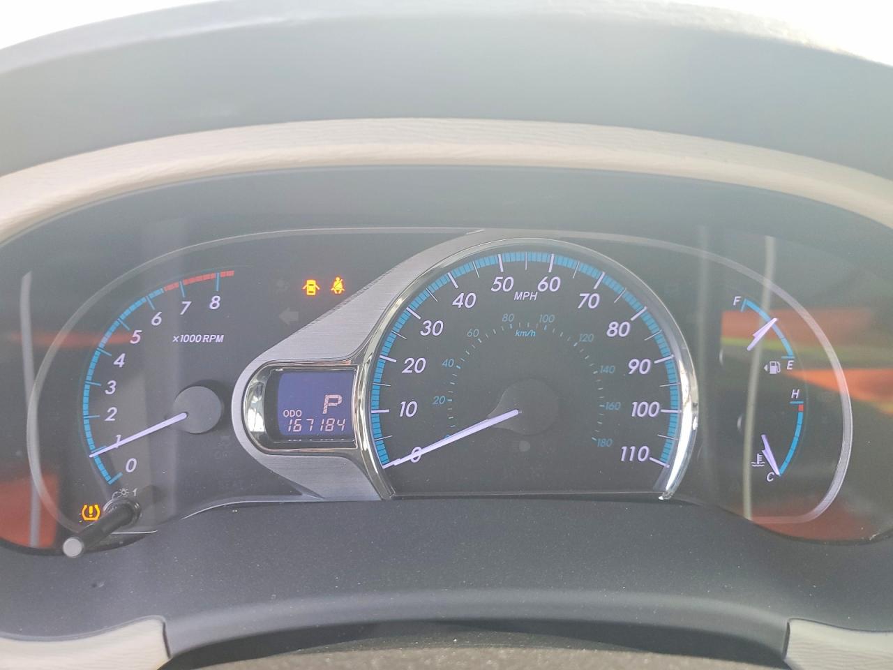 2014 Toyota Sienna Xle 8-passenger Желто-коричневый vin: 5TDYK3DC8ES487858