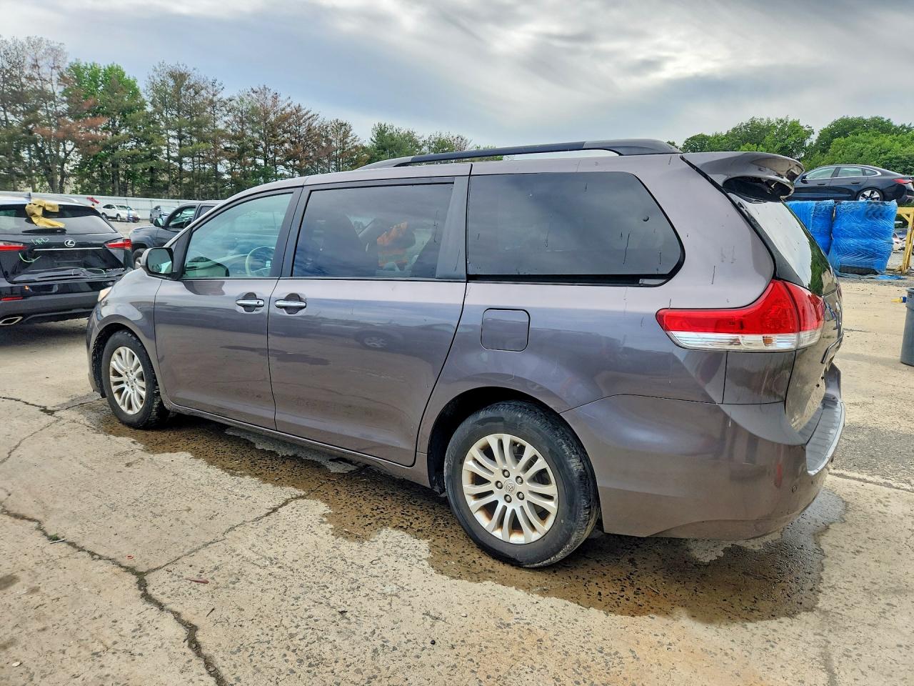 2014 Toyota Sienna Xle 8-passenger Gray vin: 5TDYK3DC8ES492042