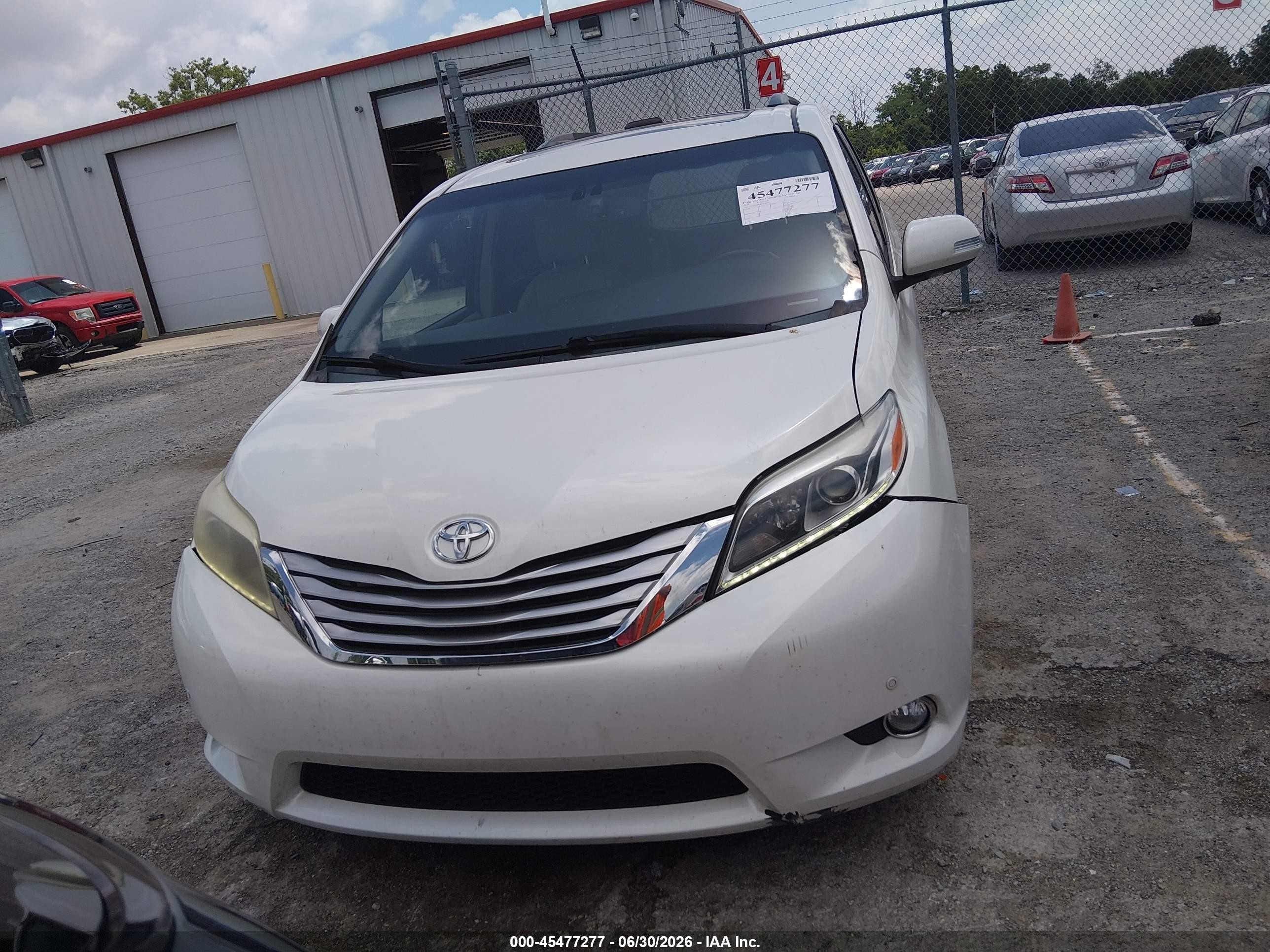 2015 Toyota Sienna Limited Premium 7 Passenger Белый vin: 5TDYK3DC8FS570692