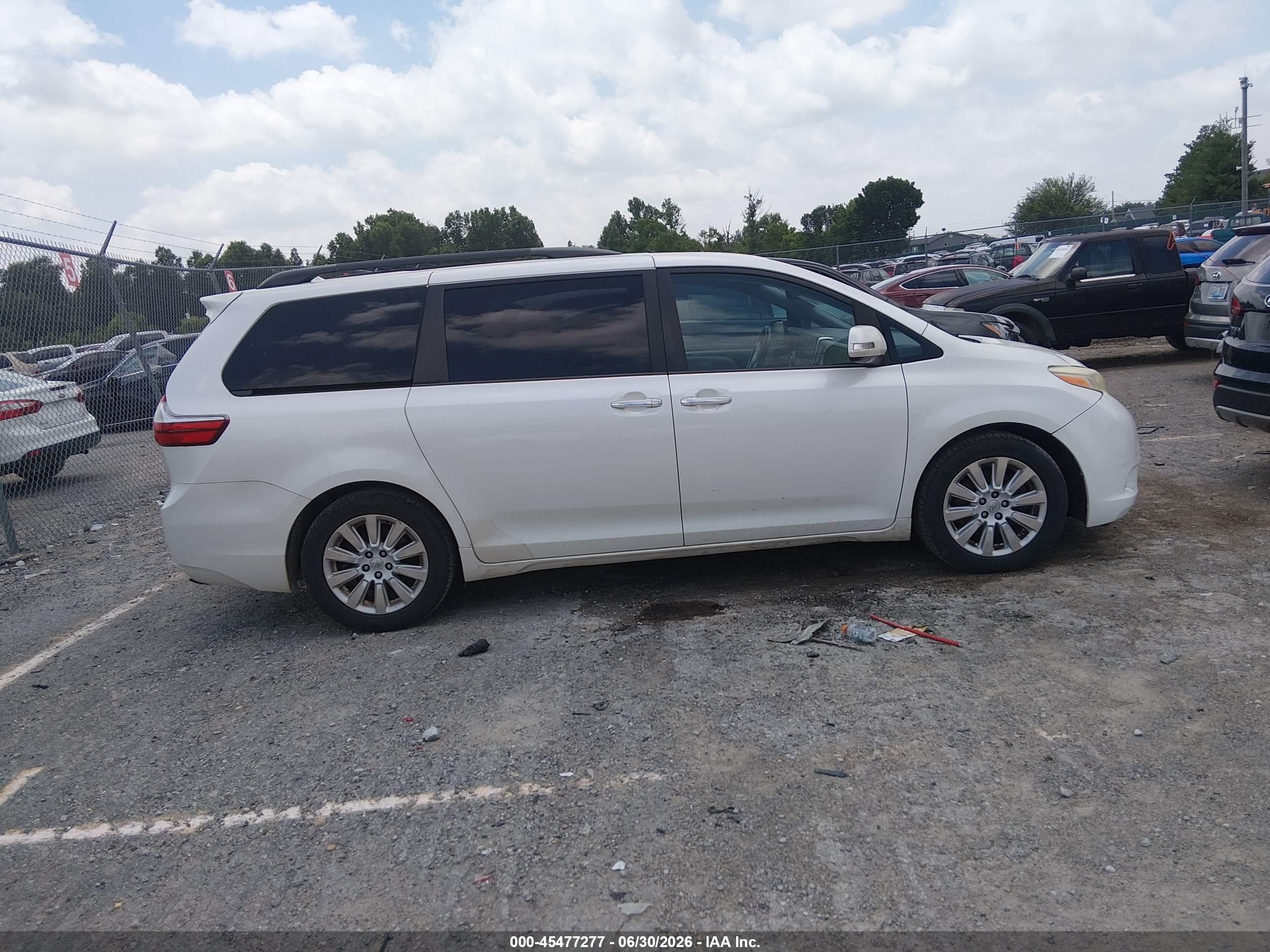 2015 Toyota Sienna Limited Premium 7 Passenger Белый vin: 5TDYK3DC8FS570692