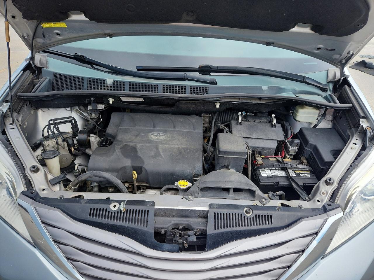 2015 Toyota Sienna Xle 8-passenger Silver vin: 5TDYK3DC8FS582339
