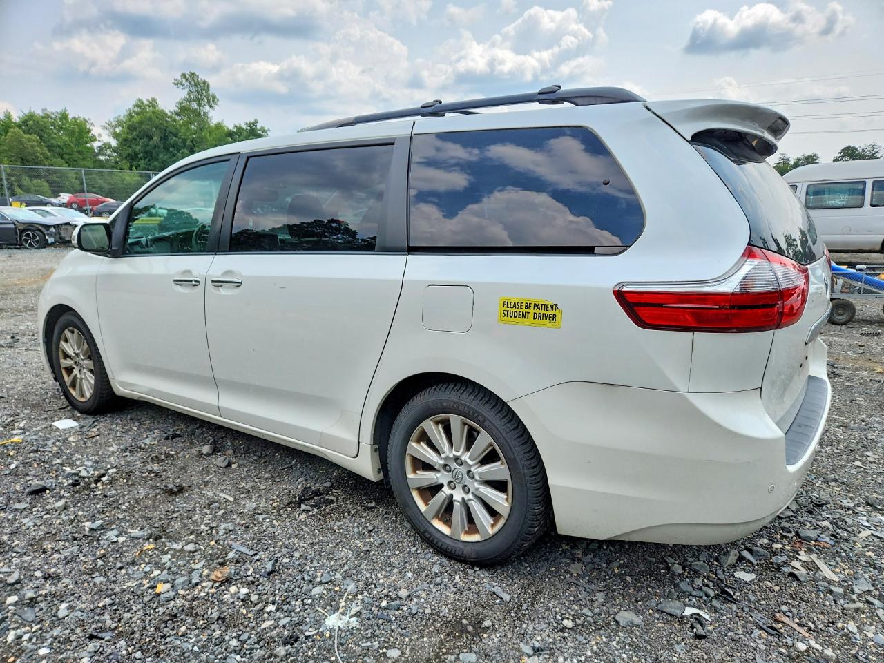 2015 Toyota Sienna Limited Premium 7-passenger White vin: 5TDYK3DC8FS592448